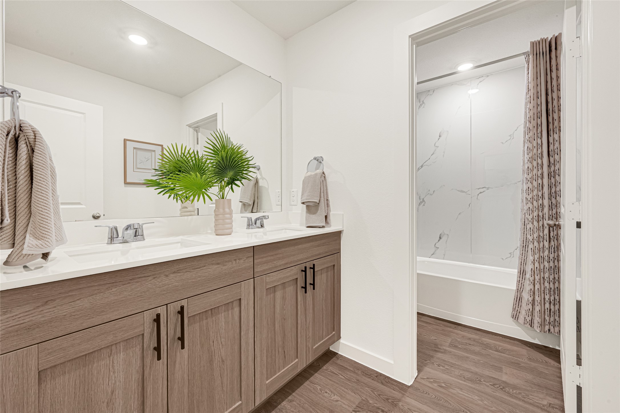 *Images and 3D tour are for illustration only and options may vary from home as built.