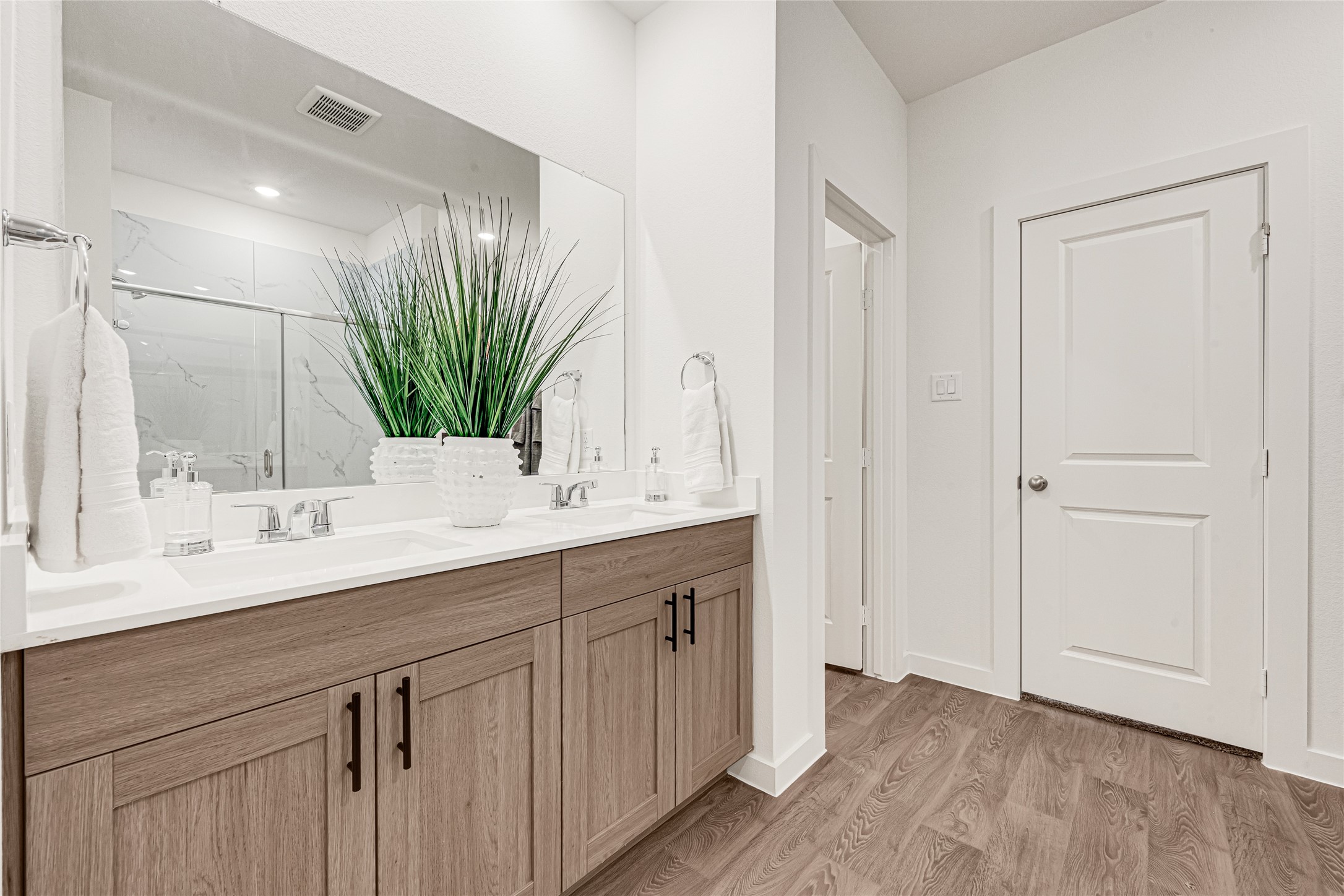 *Images and 3D tour are for illustration only and options may vary from home as built.