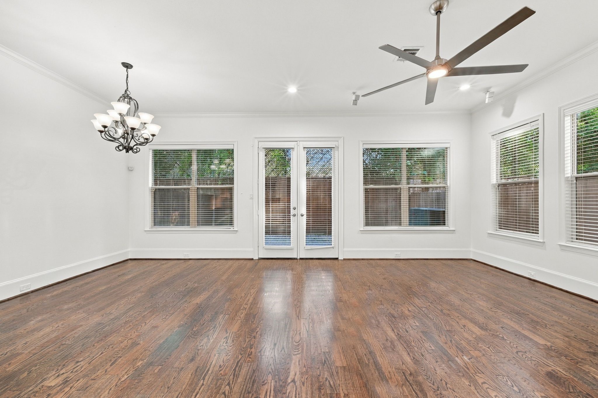 5531 Pine Street, #I, Houston, TX 77081