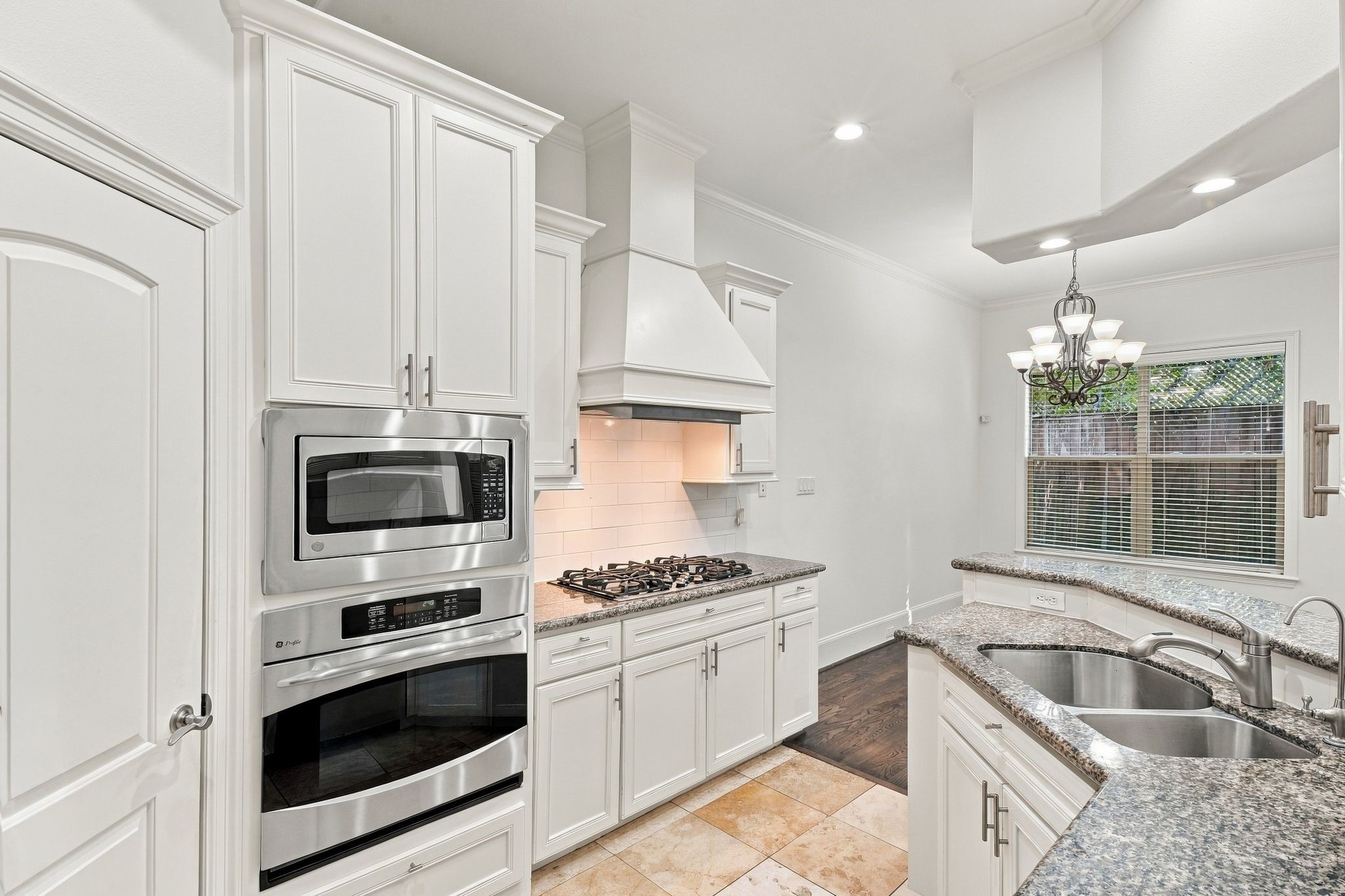 5531 Pine Street, #I, Houston, TX 77081