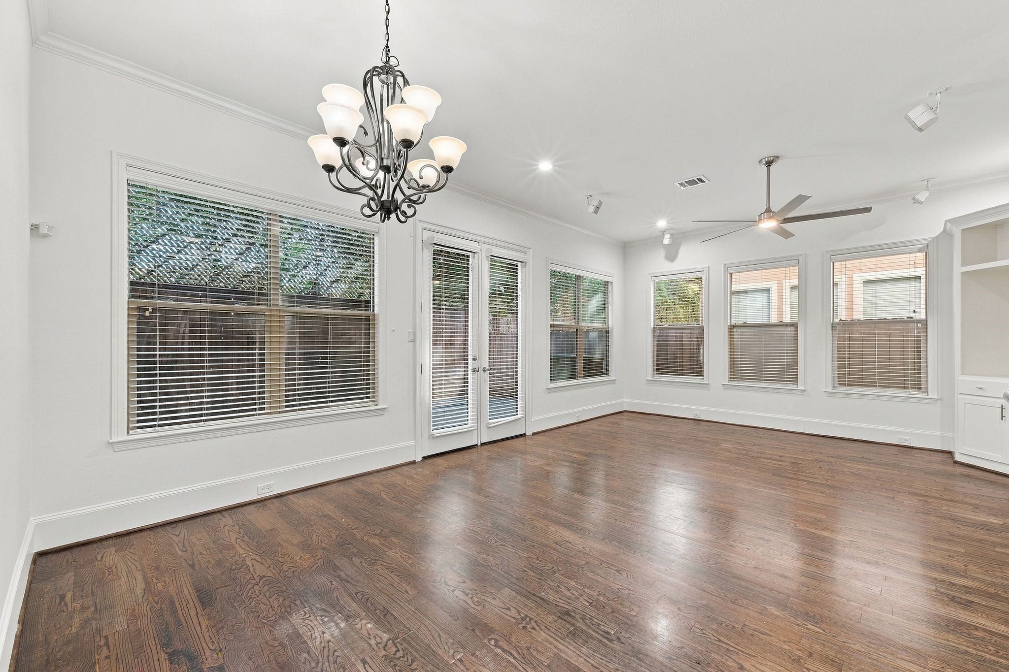 5531 Pine Street, #I, Houston, TX 77081