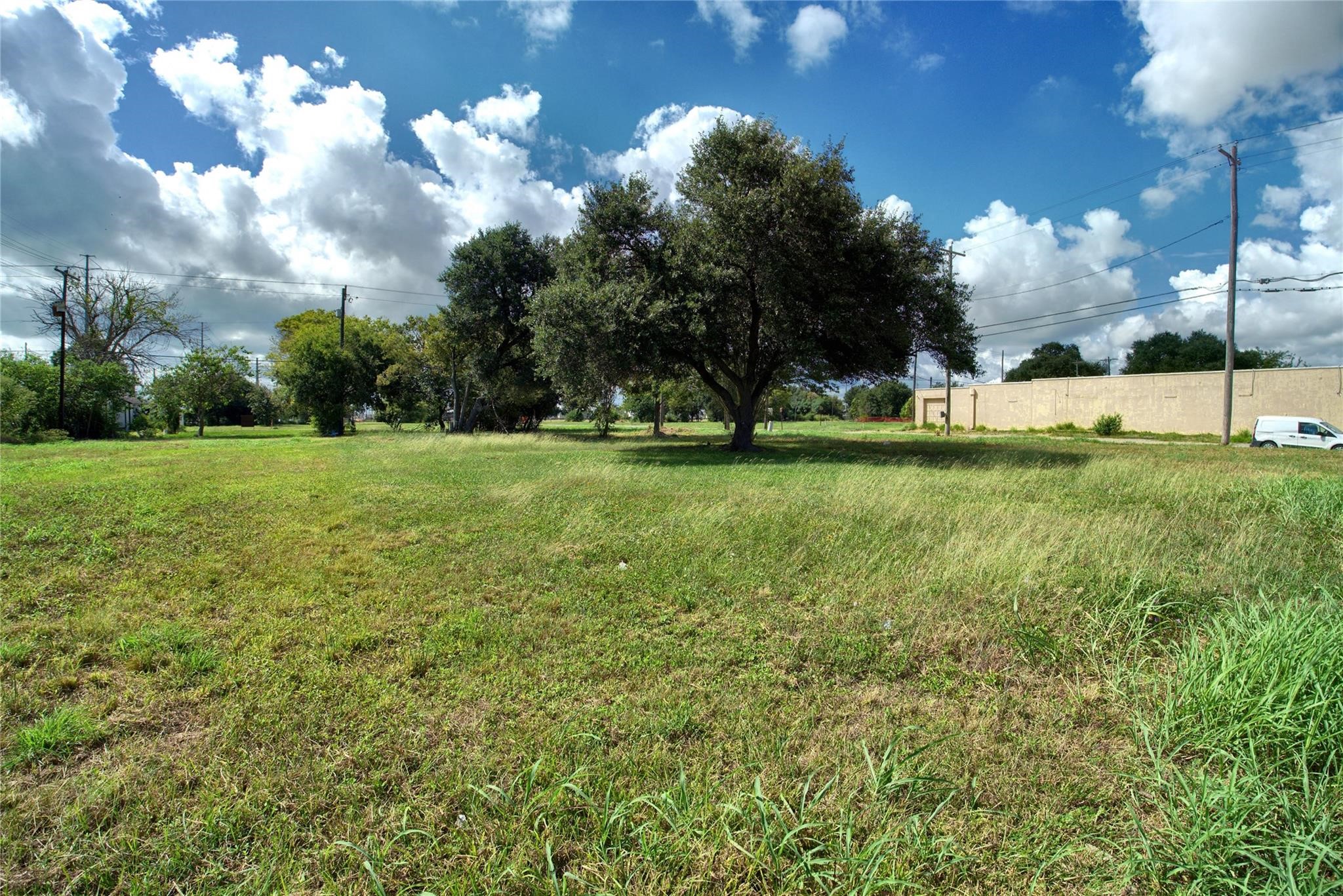 631 Texas Avenue, Texas City, TX 77590