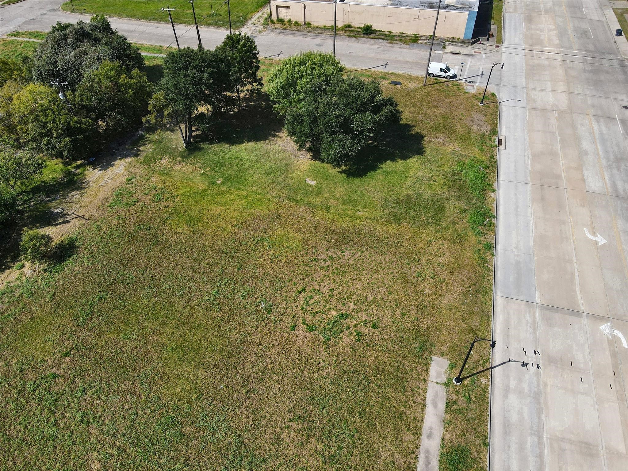 631 Texas Avenue, Texas City, TX 77590