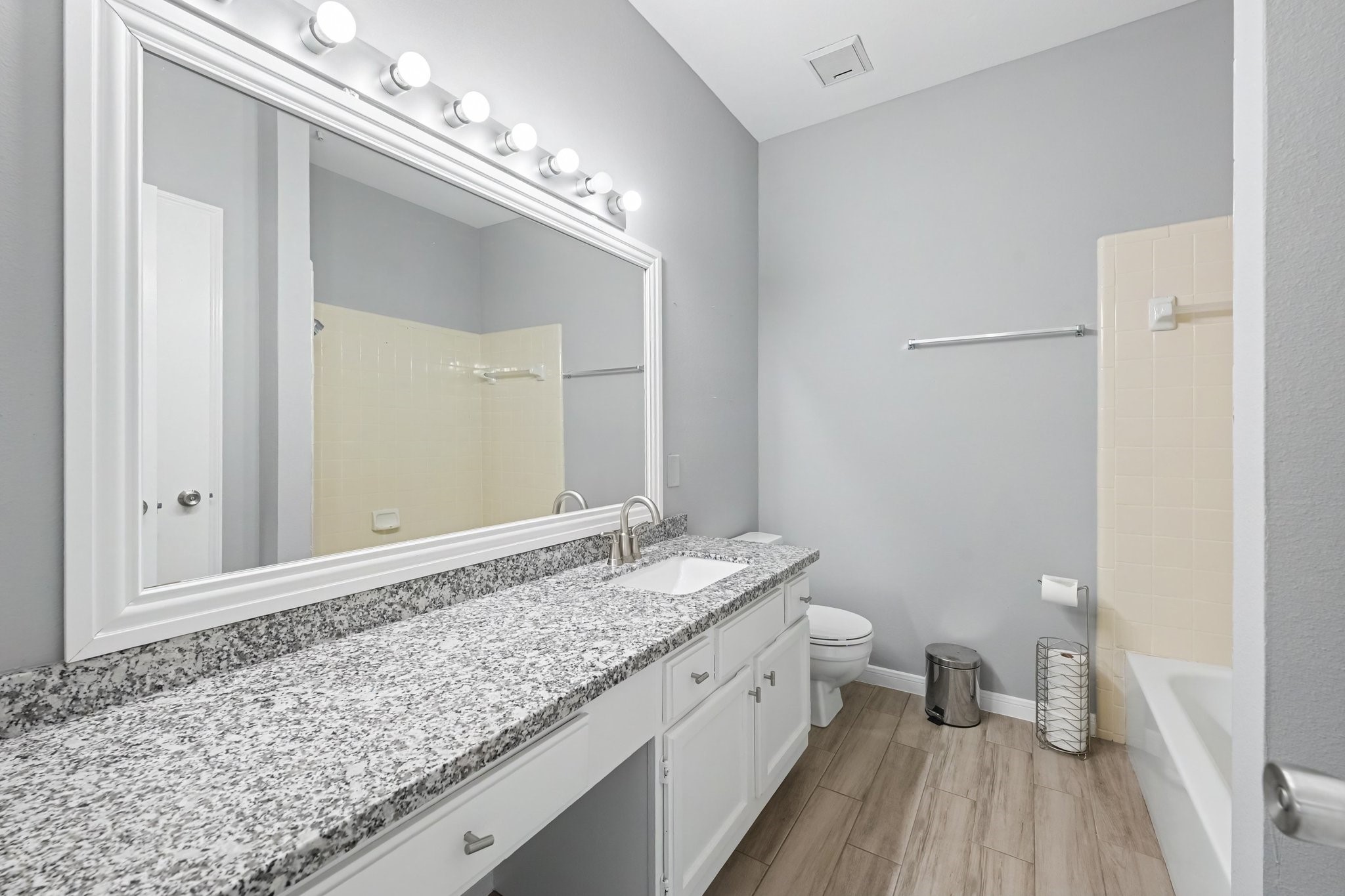 2nd Bathroom