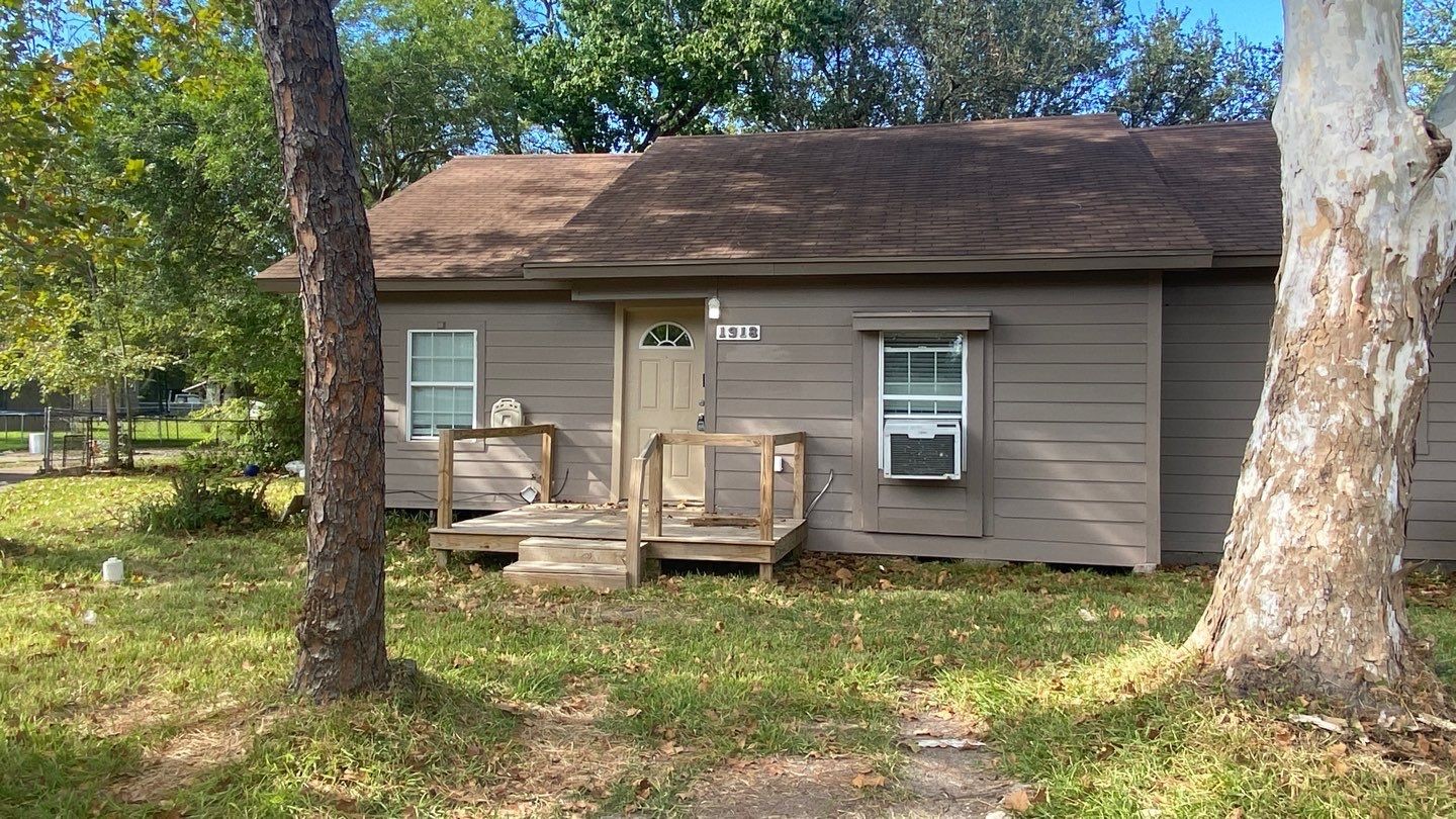 1918 Oleander Drive, La Marque, TX 77568 1918 Oleander Drive, La Marque, TX 77568