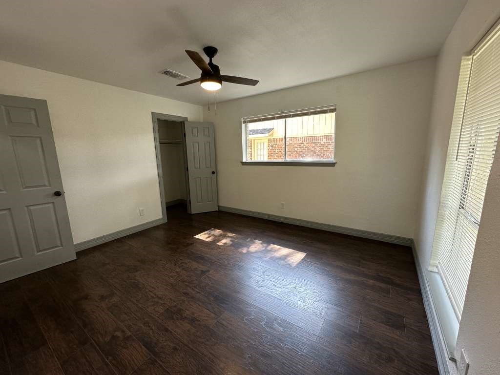 5850 Paisley Street, Houston, TX 77096