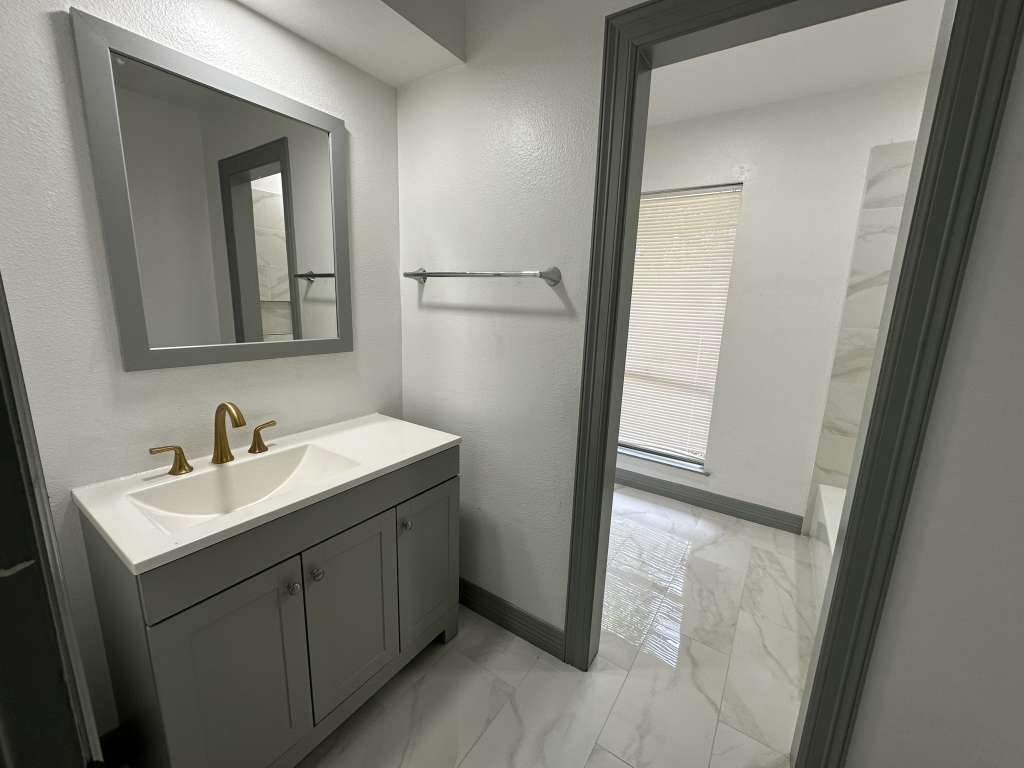 5850 Paisley Street, Houston, TX 77096