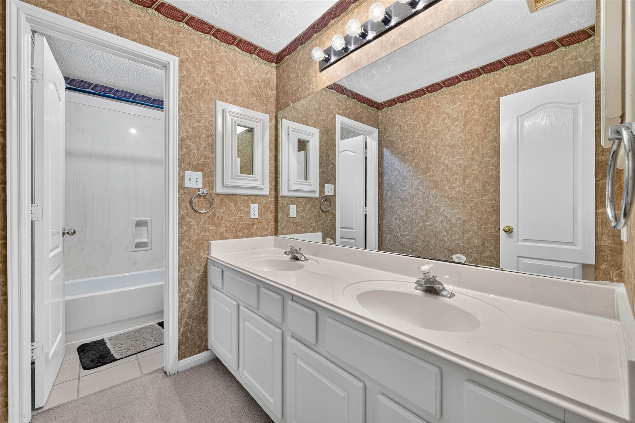 110 Annes Way, Stafford, TX 77477