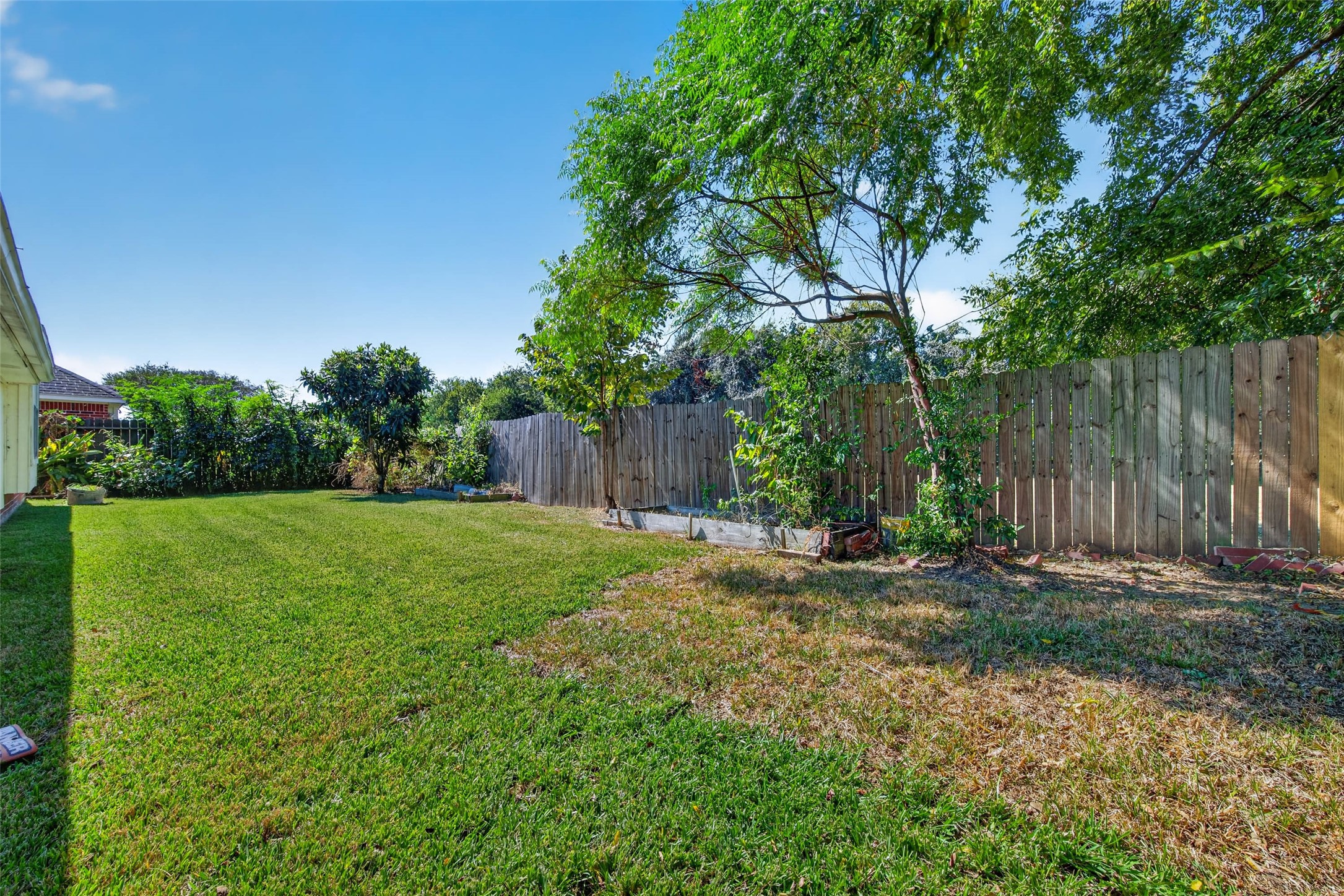 110 Annes Way, Stafford, TX 77477