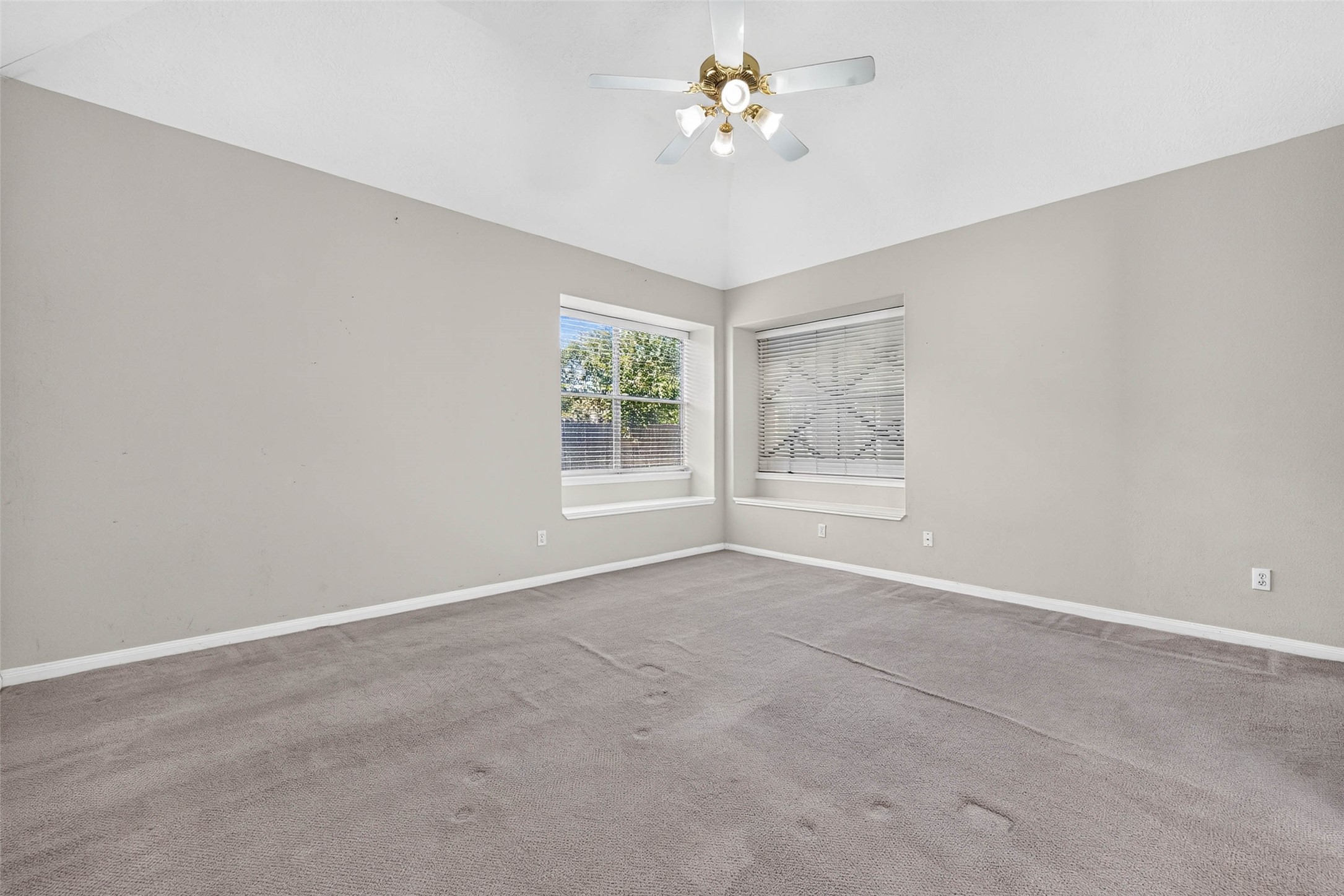 110 Annes Way, Stafford, TX 77477