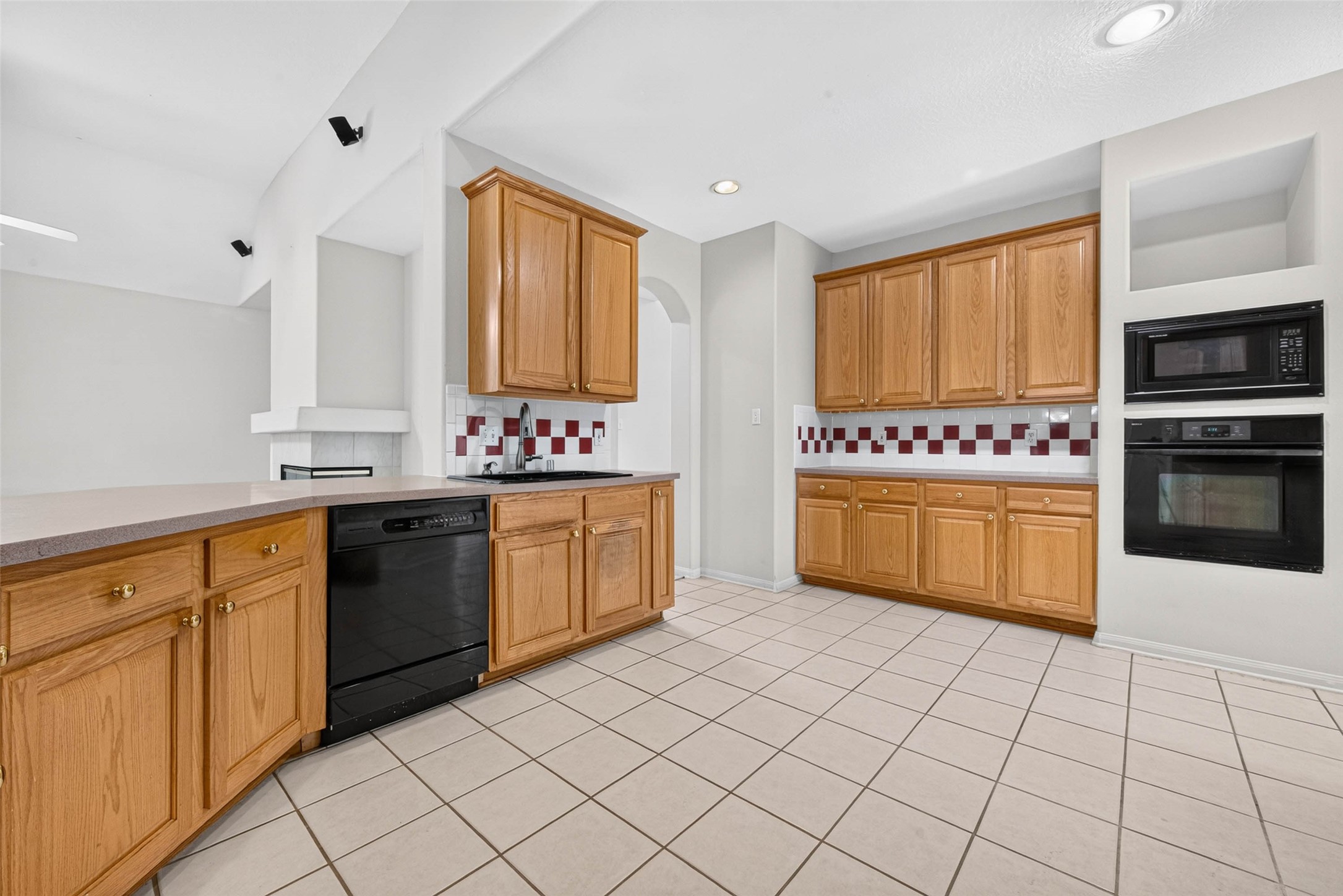 110 Annes Way, Stafford, TX 77477