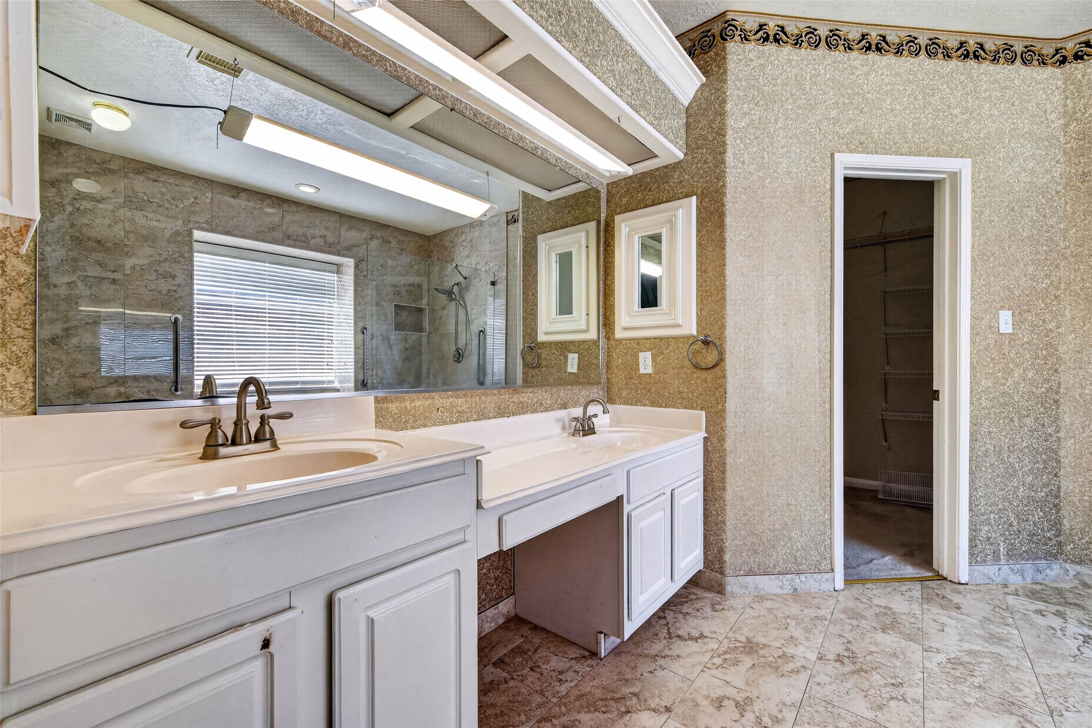 110 Annes Way, Stafford, TX 77477