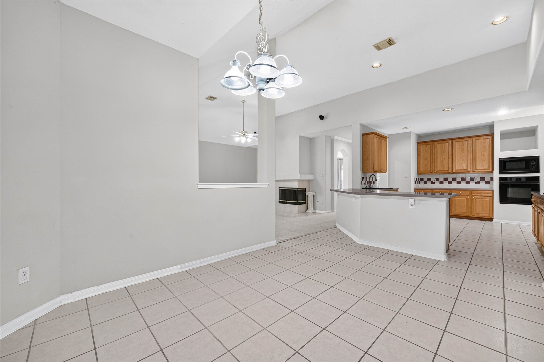 110 Annes Way, Stafford, TX 77477