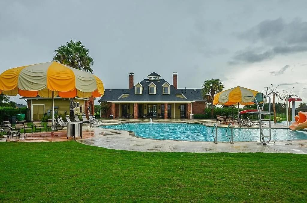 1702 Lansing Cove Drive, Fresno, TX 77545