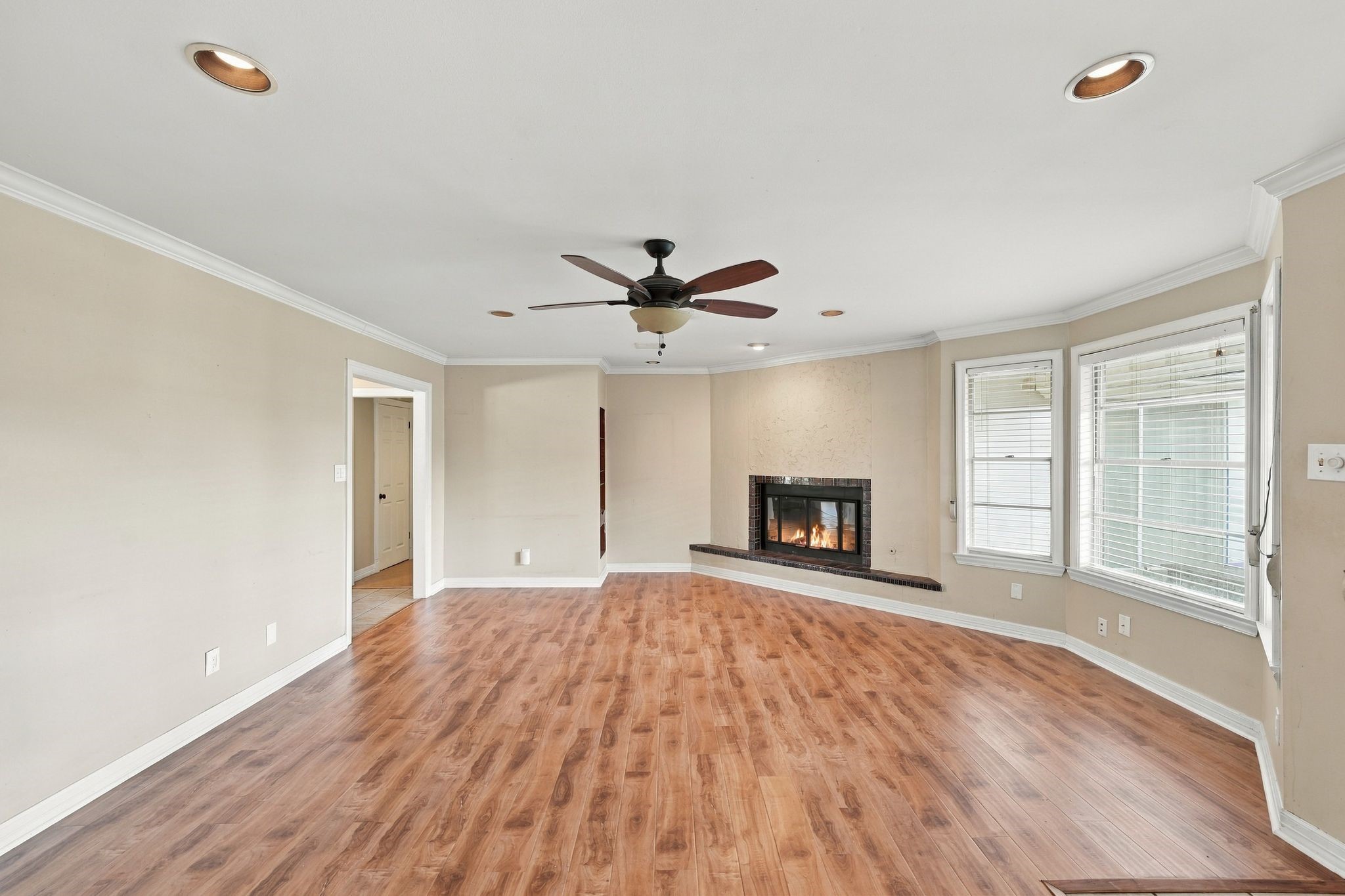 7823 Twin Hills Drive, Houston, TX 77071