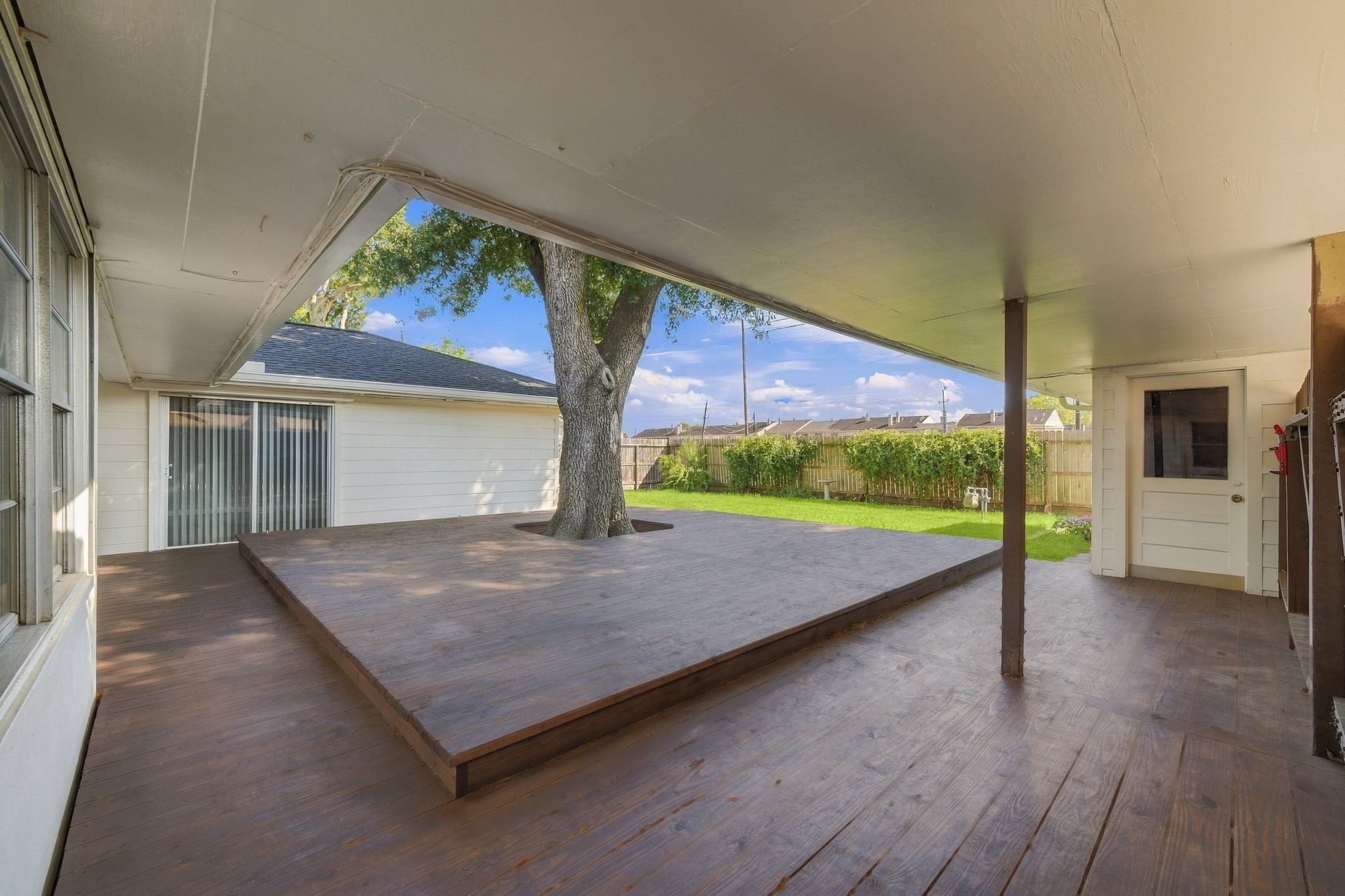 7823 Twin Hills Drive, Houston, TX 77071
