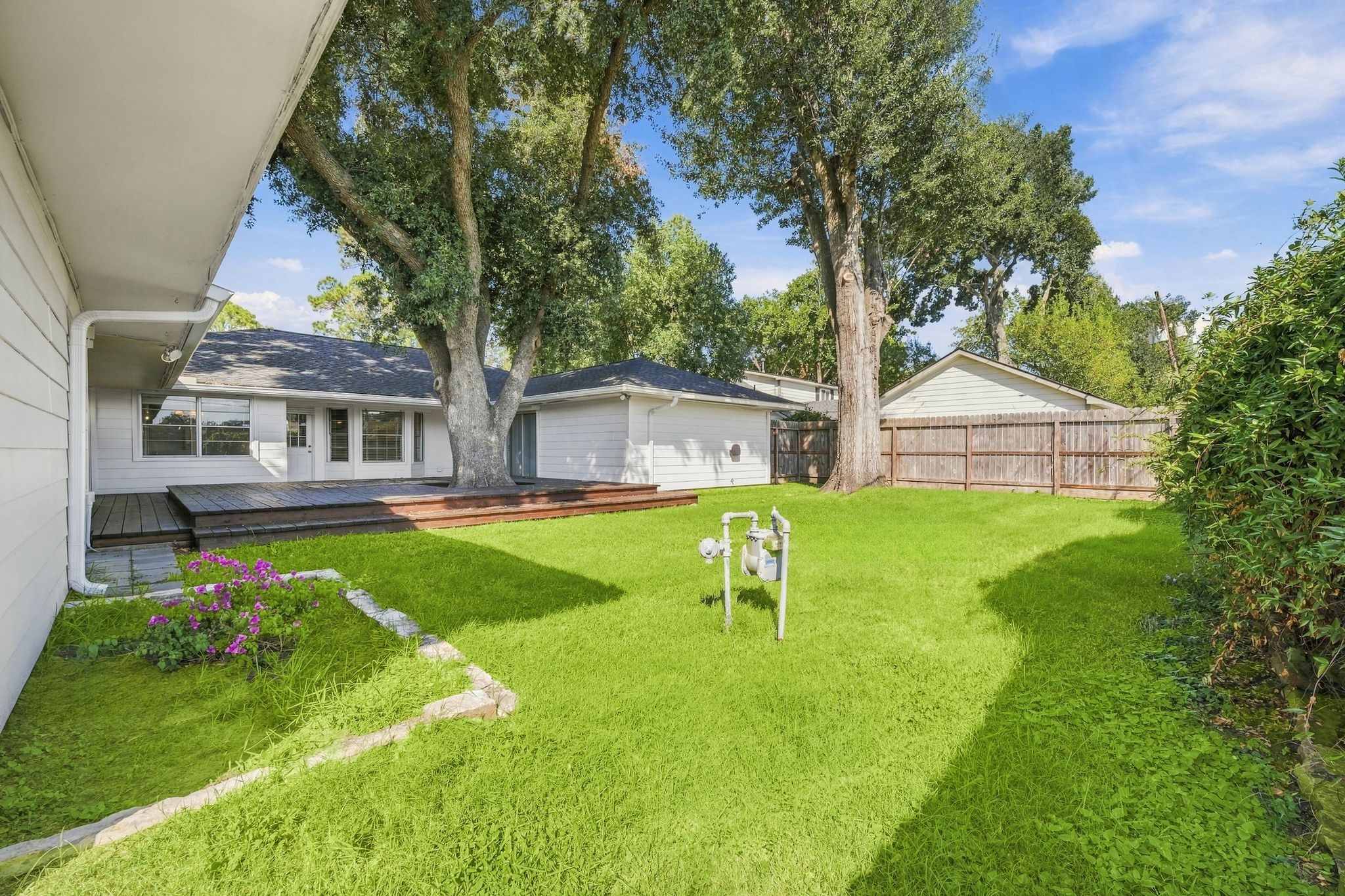 7823 Twin Hills Drive, Houston, TX 77071