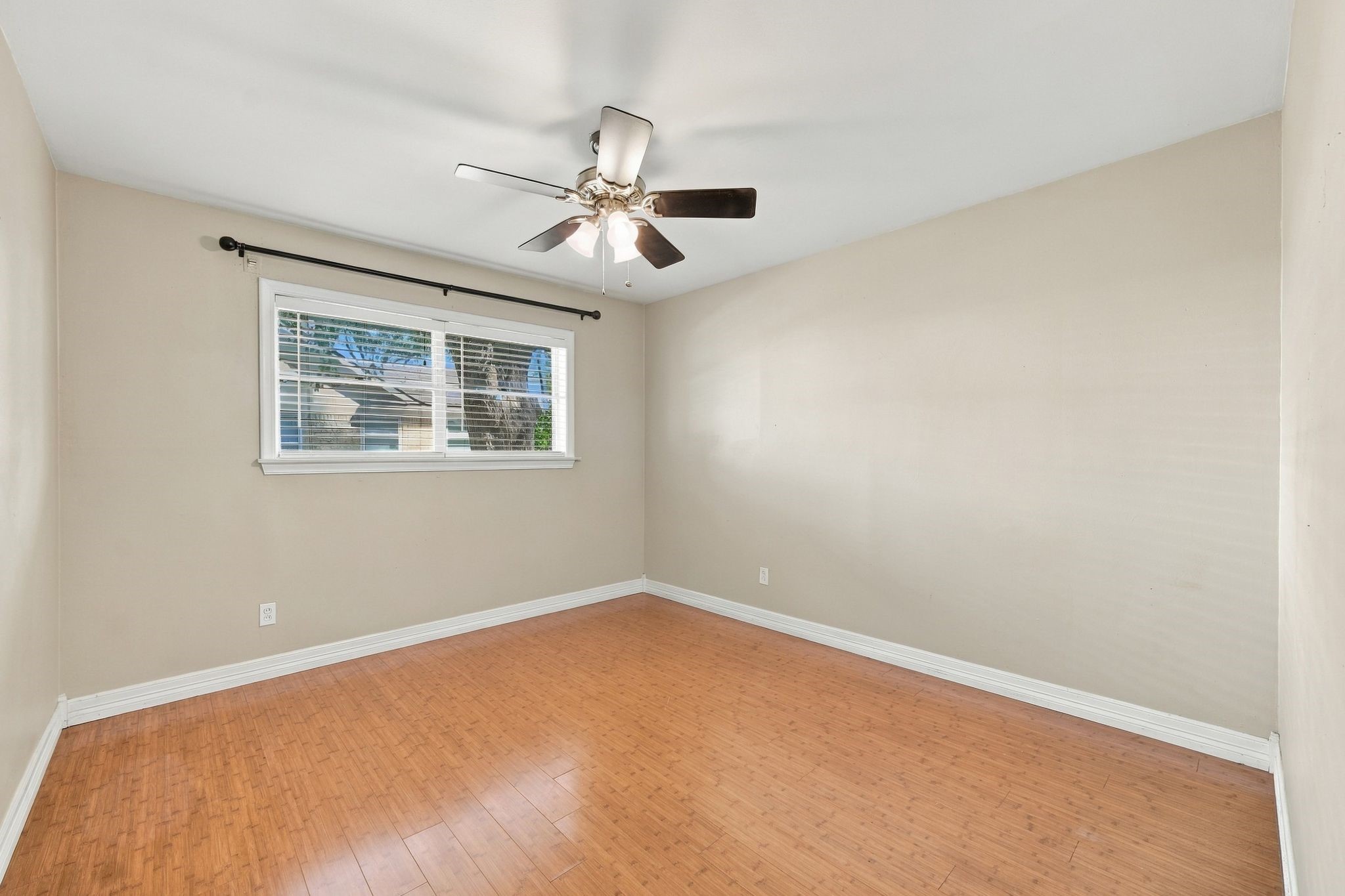 7823 Twin Hills Drive, Houston, TX 77071
