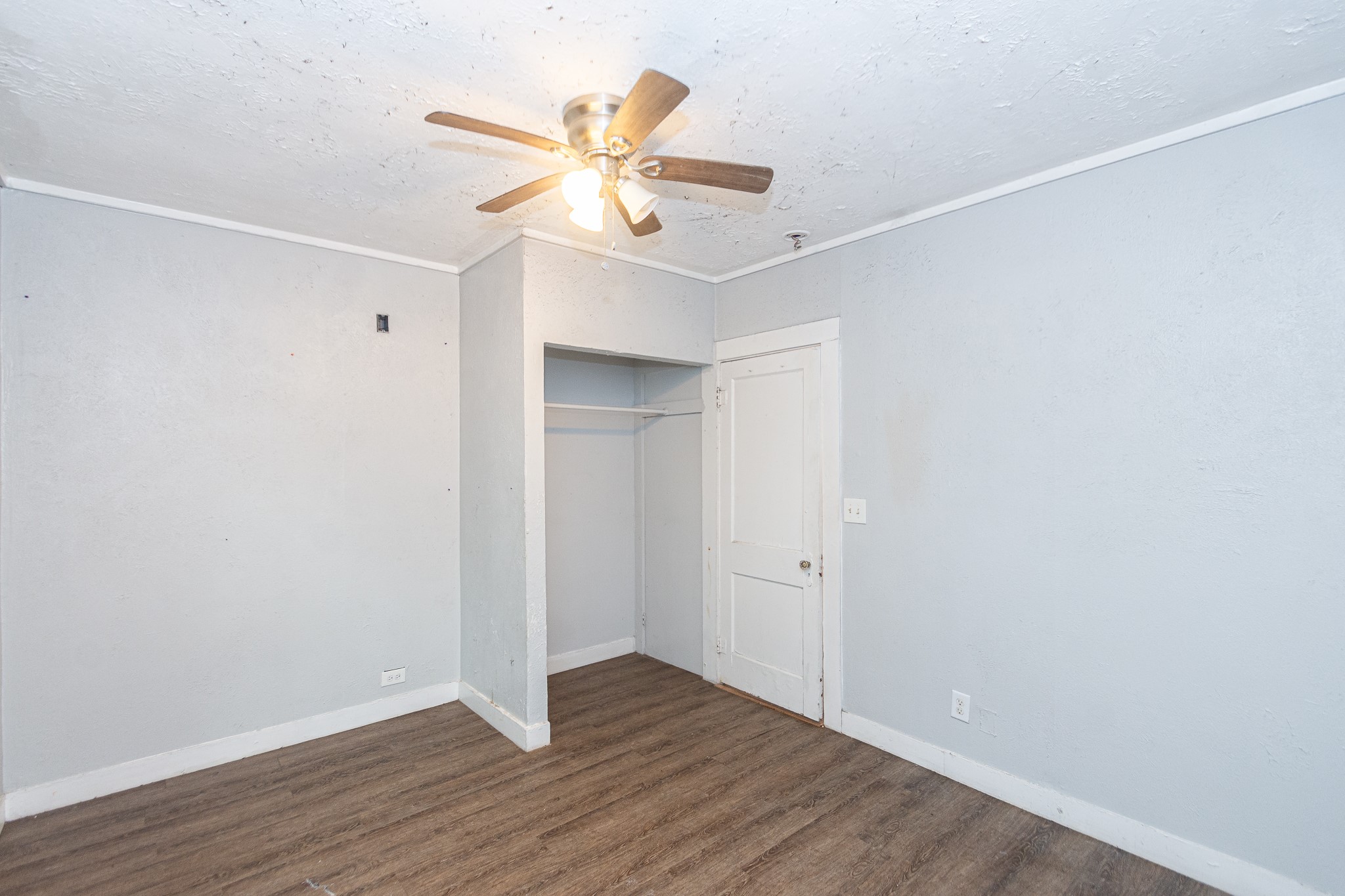 713 W Willis Street, Alvin, TX 77511