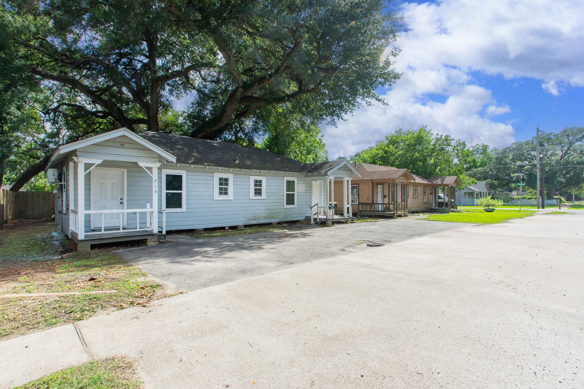 BOTH DUPLEXES COME WITH IT!!! BOTH DUPLEXES COME WITH IT!!!
