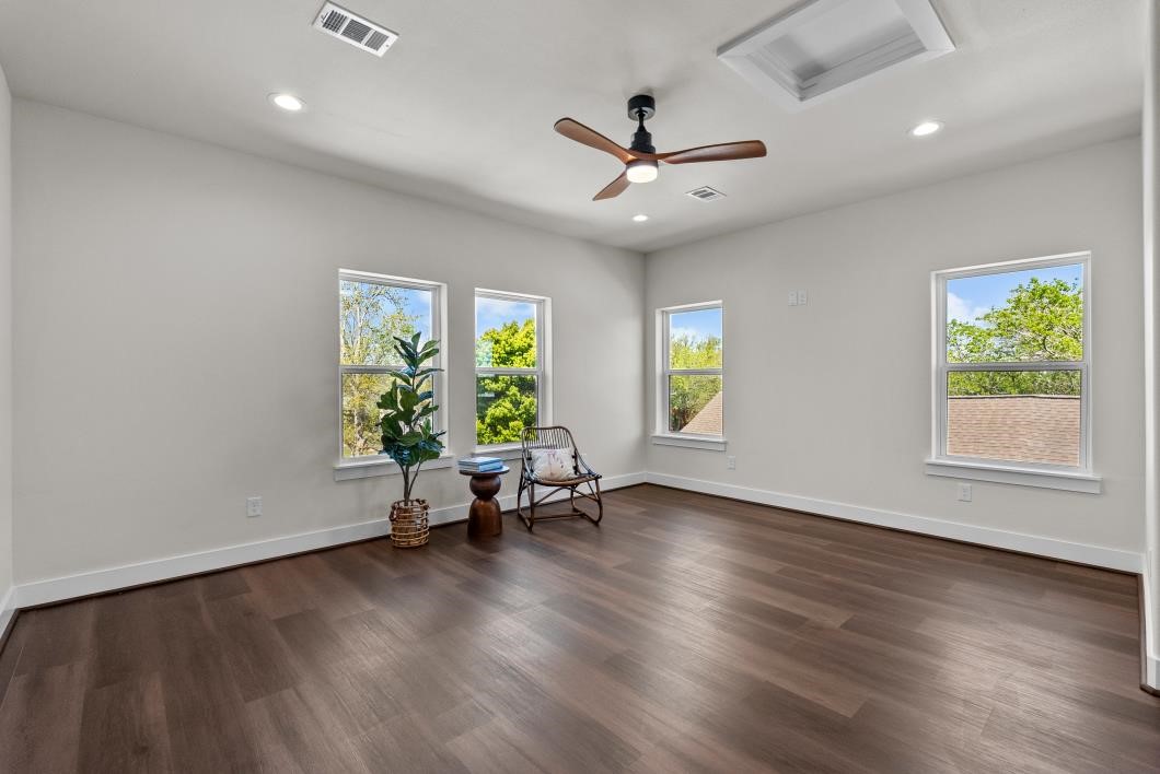 125 4th Street, San Leon, TX 77539
