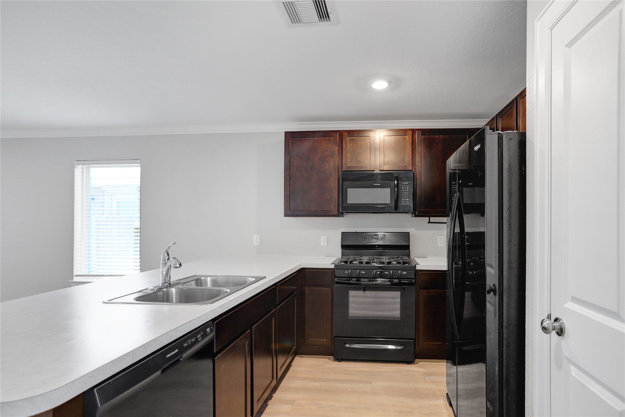4235 Palmetto Grove Lane, Baytown, TX 77521