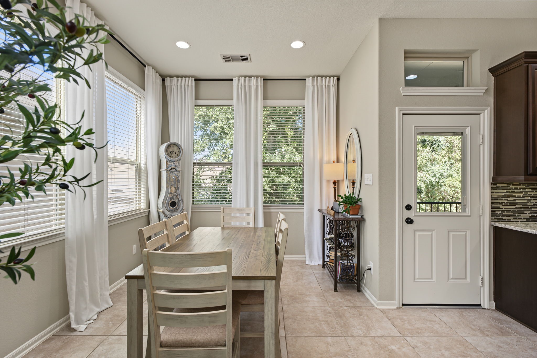 178 Biltmore Loop, Montgomery, TX 77316