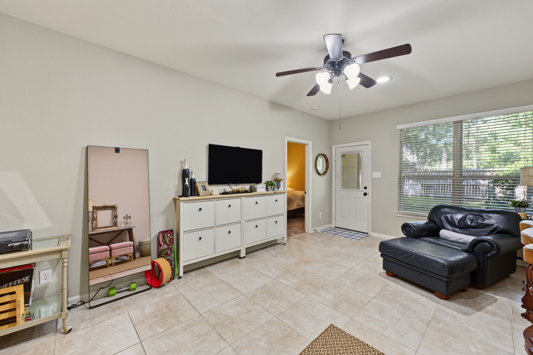 178 Biltmore Loop, Montgomery, TX 77316