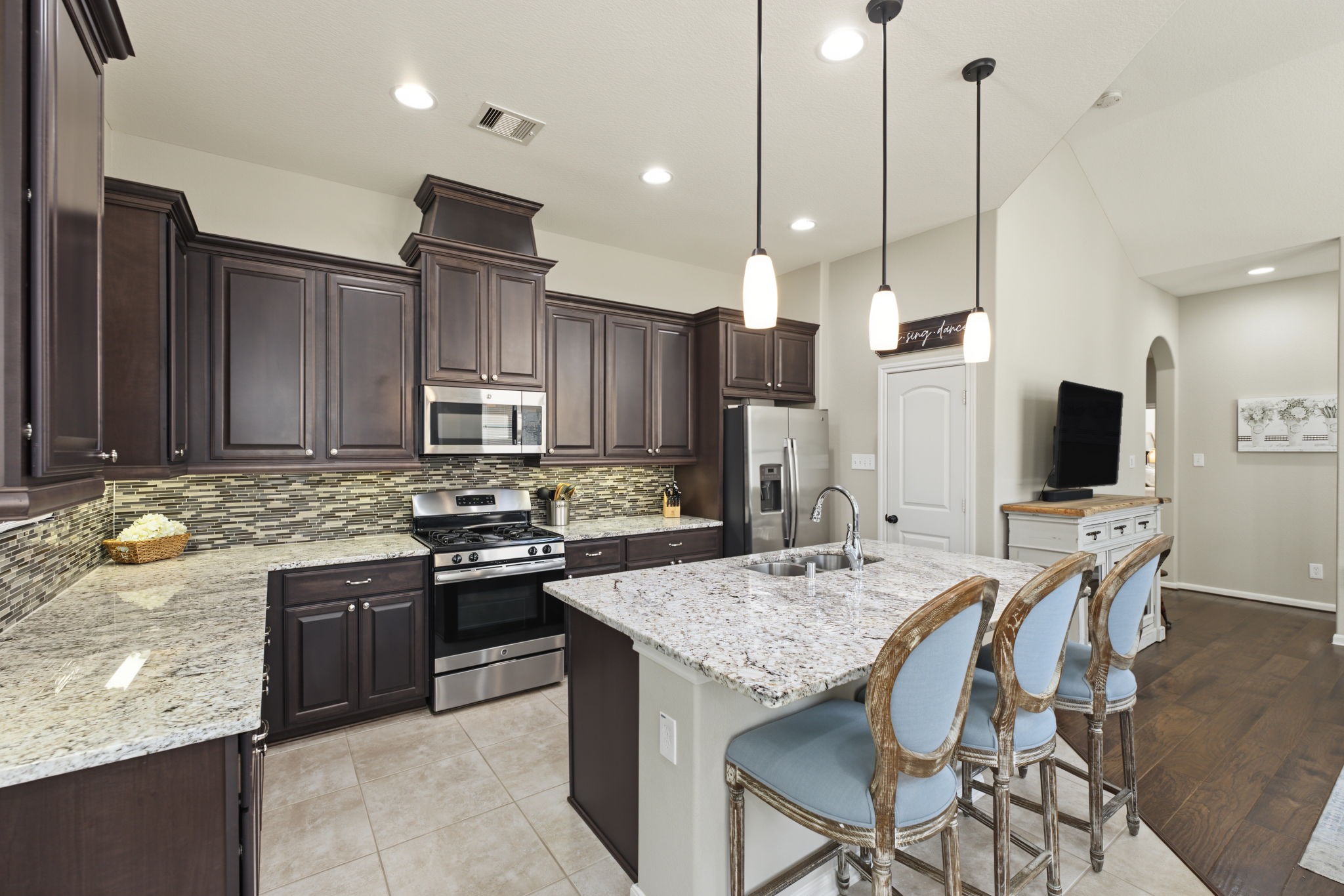 178 Biltmore Loop, Montgomery, TX 77316