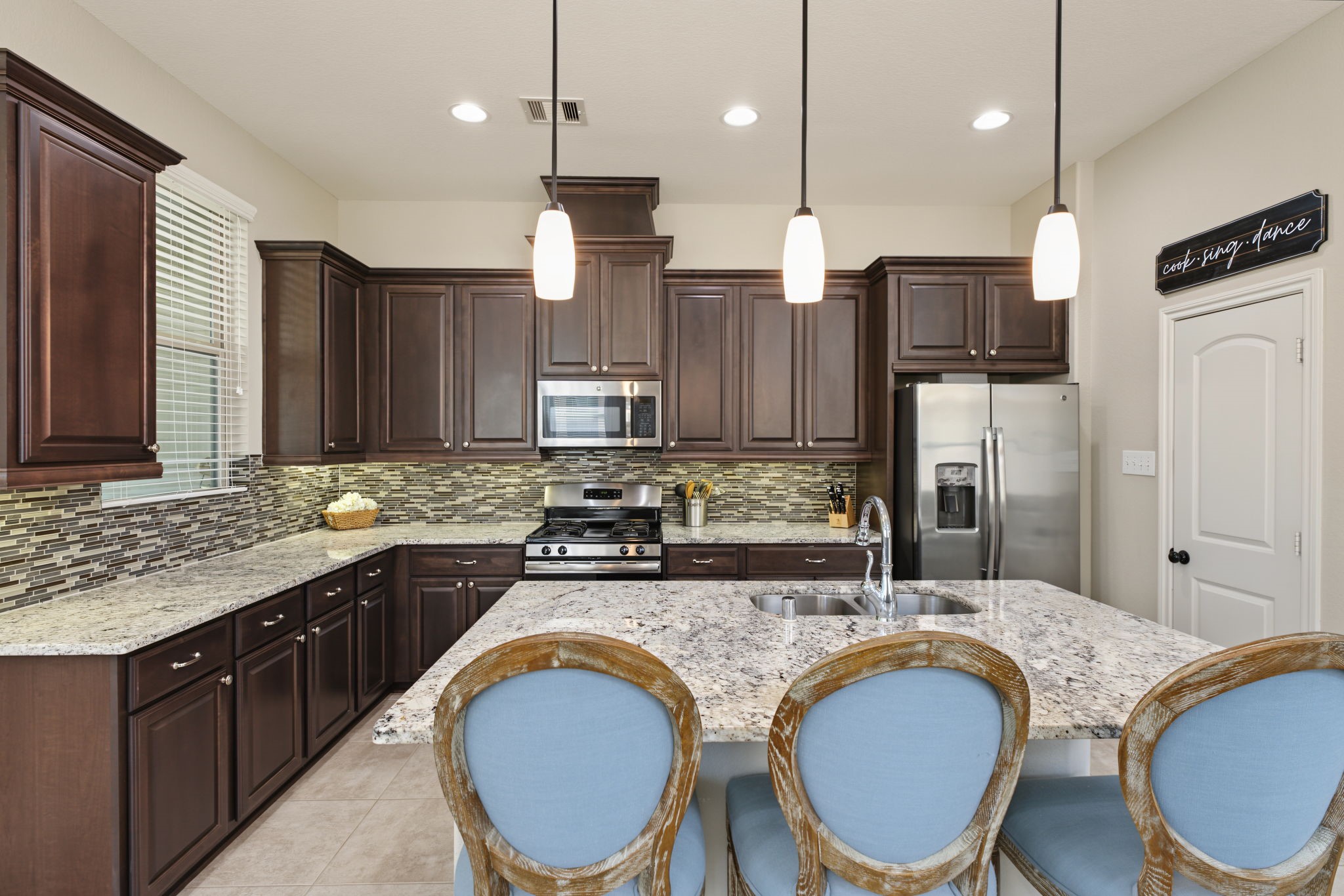 178 Biltmore Loop, Montgomery, TX 77316