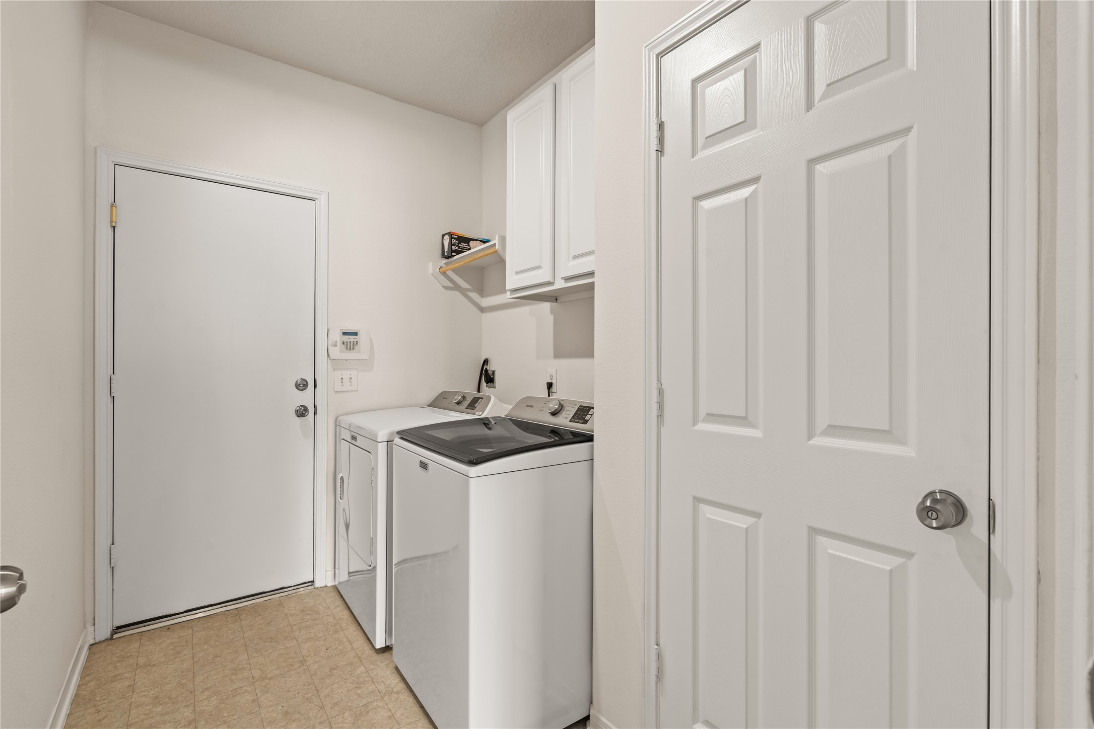 WASHER & DRYER INCLUDED!