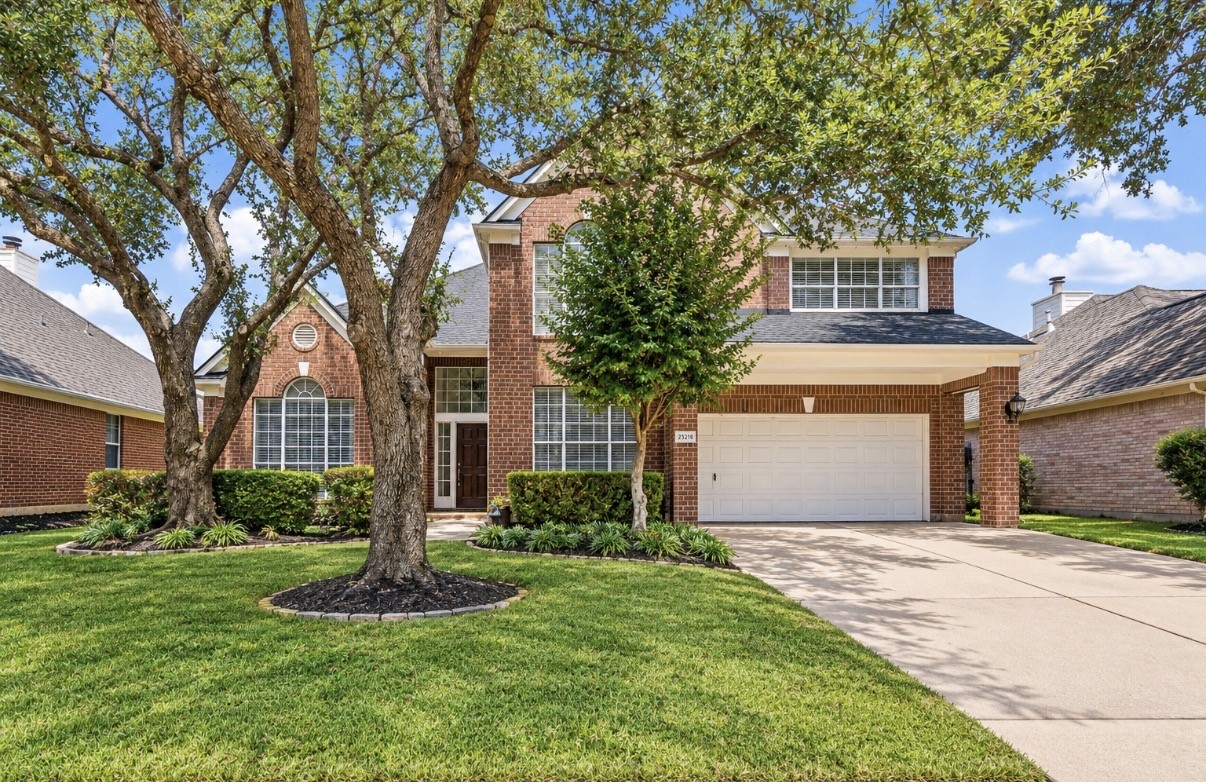 Welcome to the beautiful 23218 Colony Green Drive.