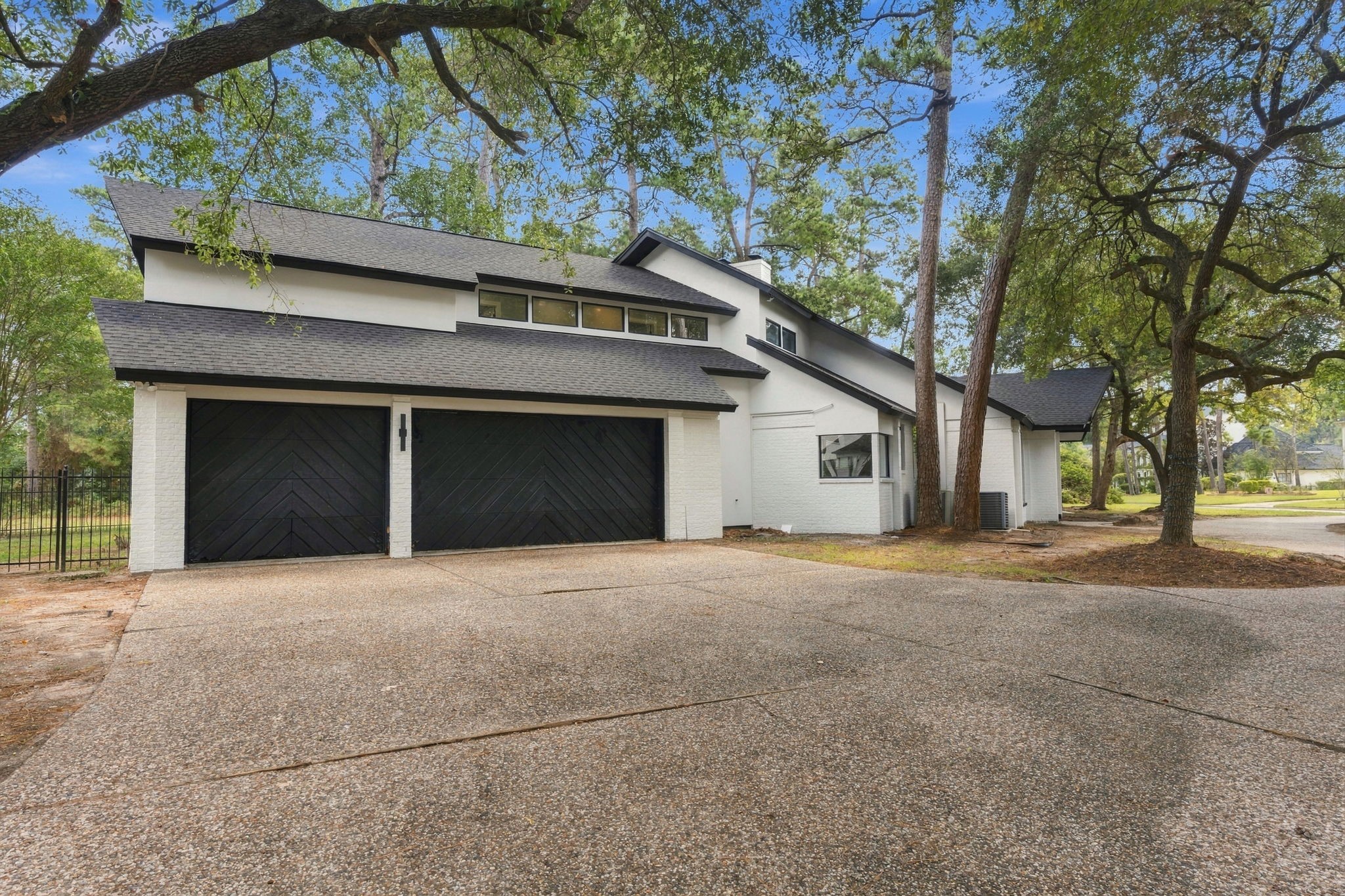 3 Rain Fern Court, The Woodlands, TX 77380