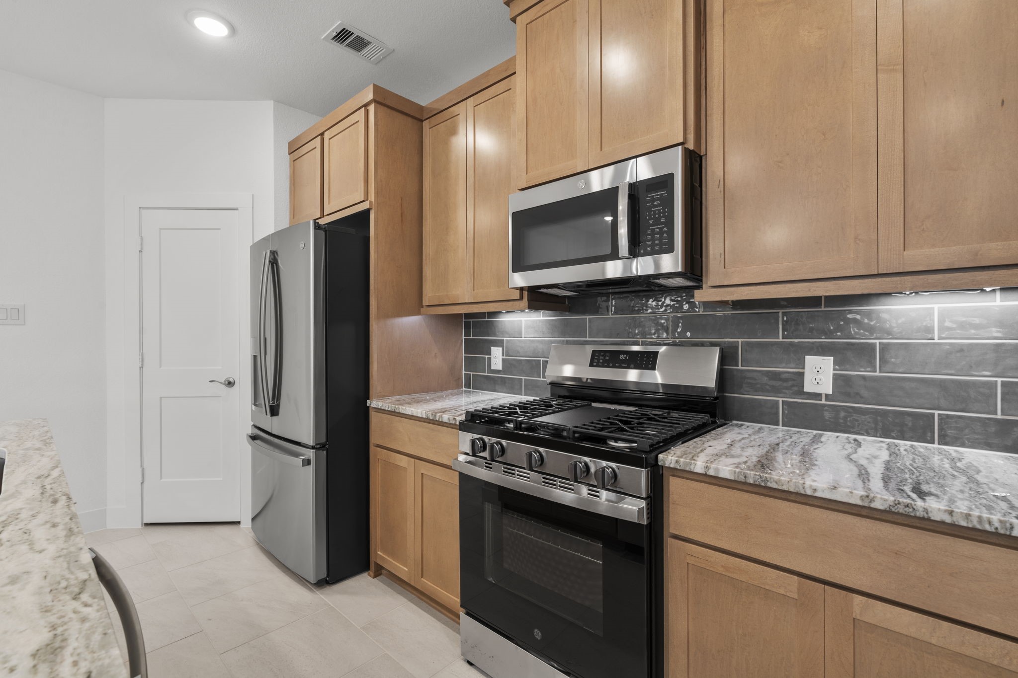 Photos are REPRESENTATIVE of the home /floor plan and are NOT of the actual home.  Selections, features, and room options vary.