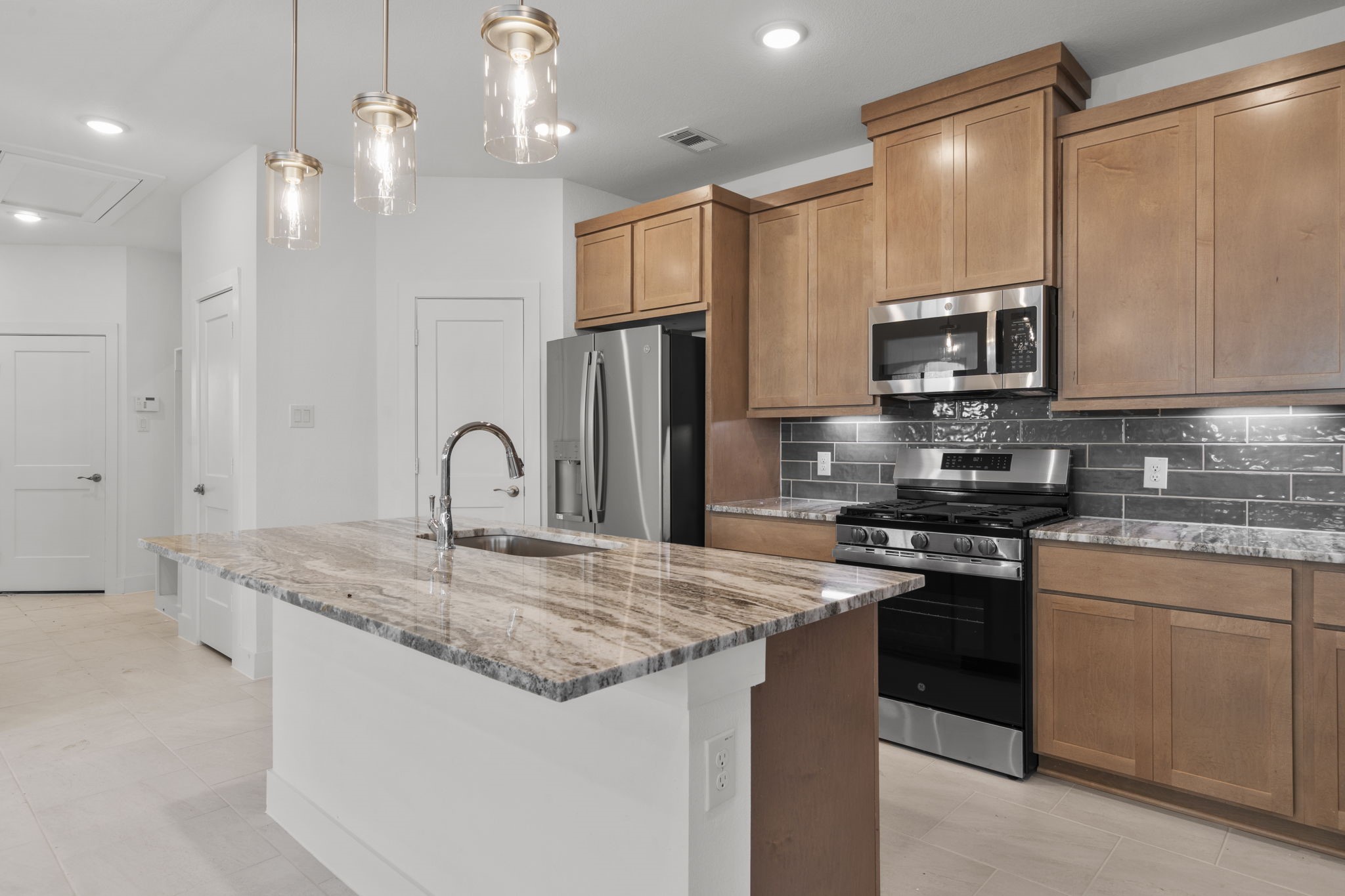 Photos are REPRESENTATIVE of the home /floor plan and are NOT of the actual home.  Selections, features, and room options vary.