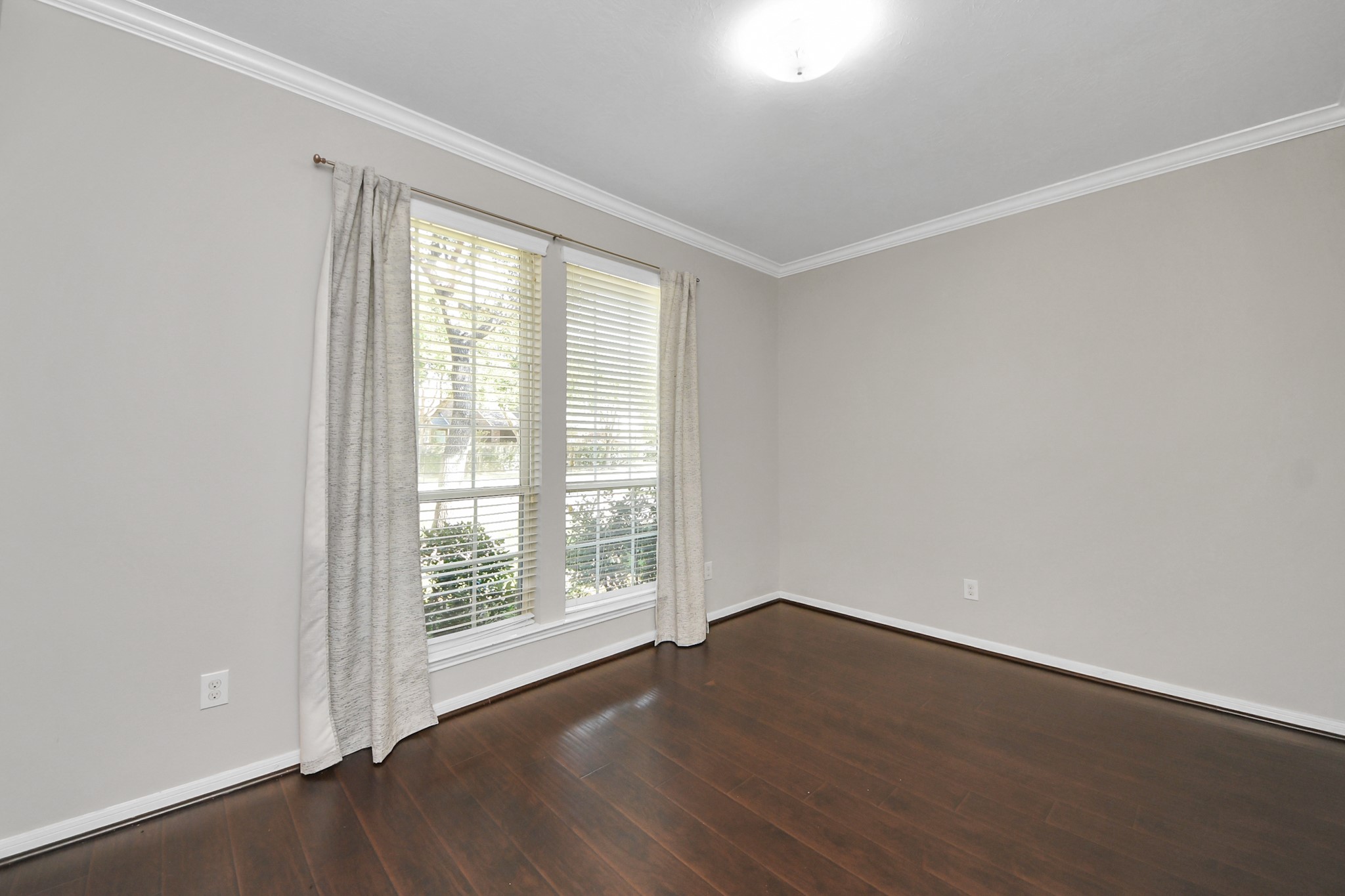 Front room/home office/flex space