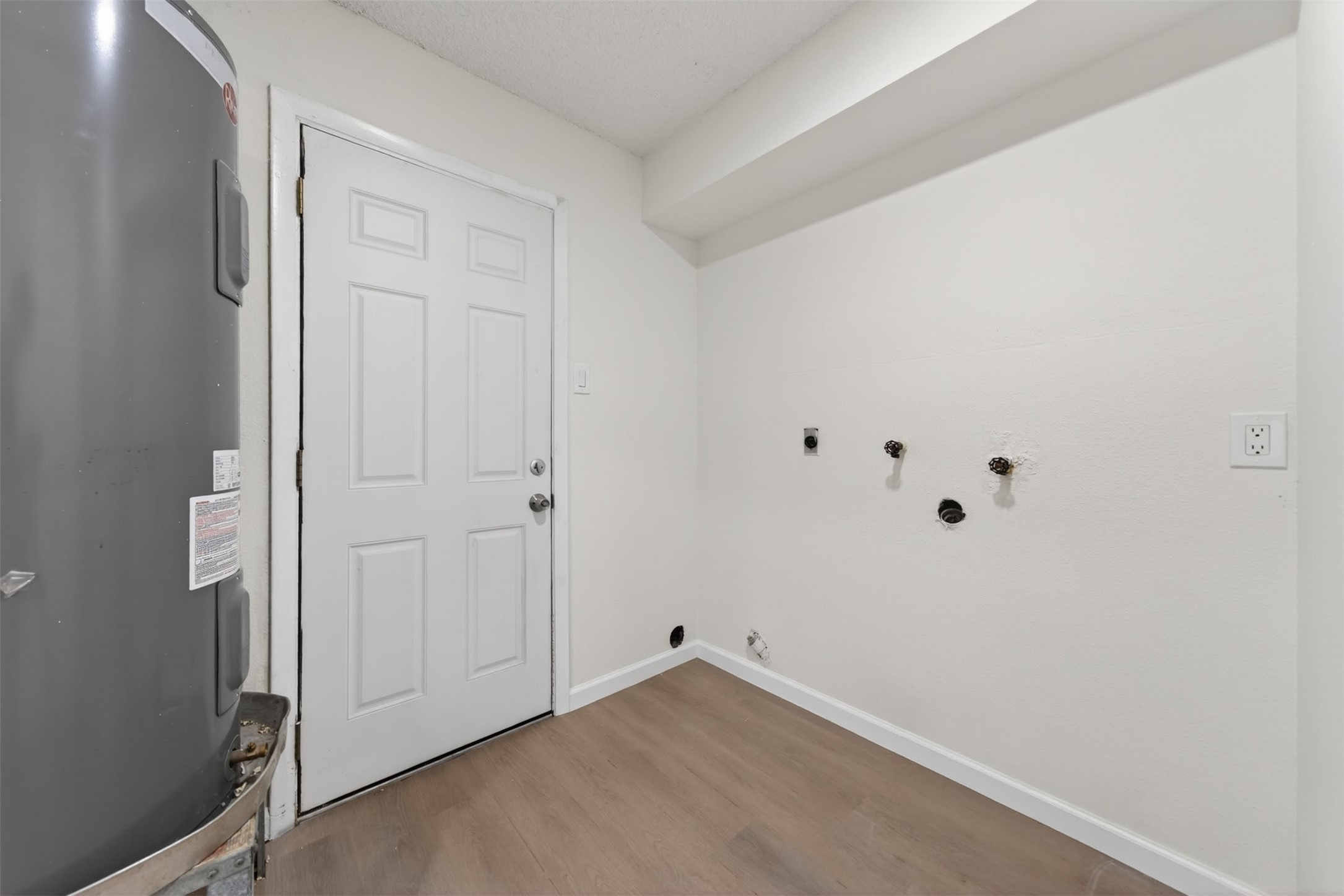 6 Quailwood Drive, Baytown, TX 77521
