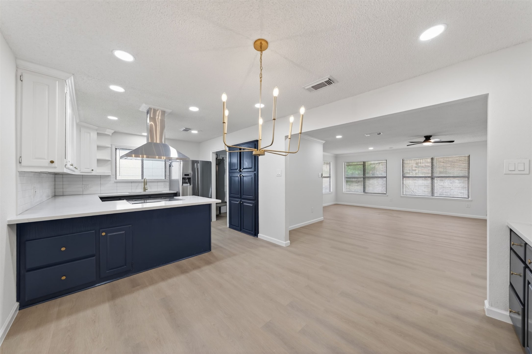 6 Quailwood Drive, Baytown, TX 77521