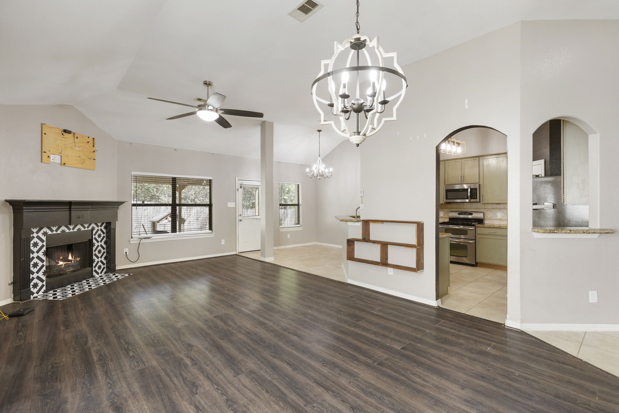8022 N Tarrytown Crossing Drive, Conroe, TX 77304