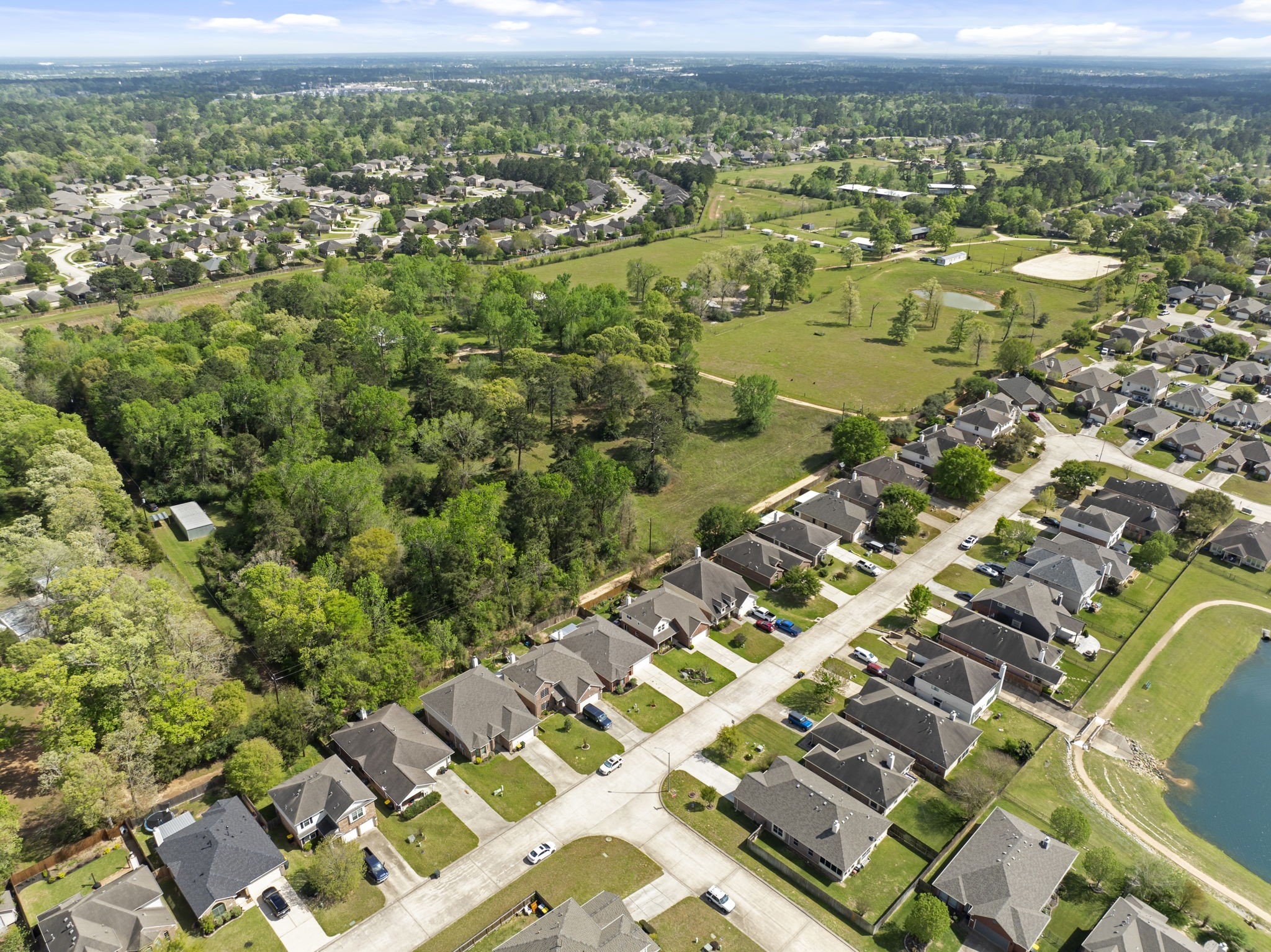 8022 N Tarrytown Crossing Drive, Conroe, TX 77304