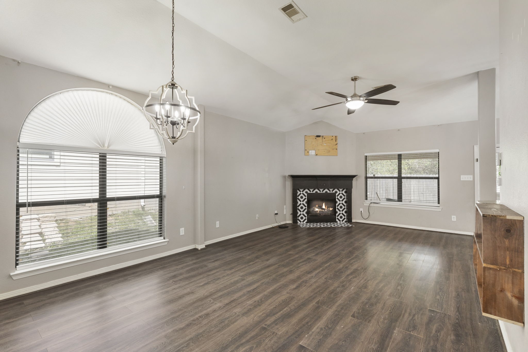 8022 N Tarrytown Crossing Drive, Conroe, TX 77304
