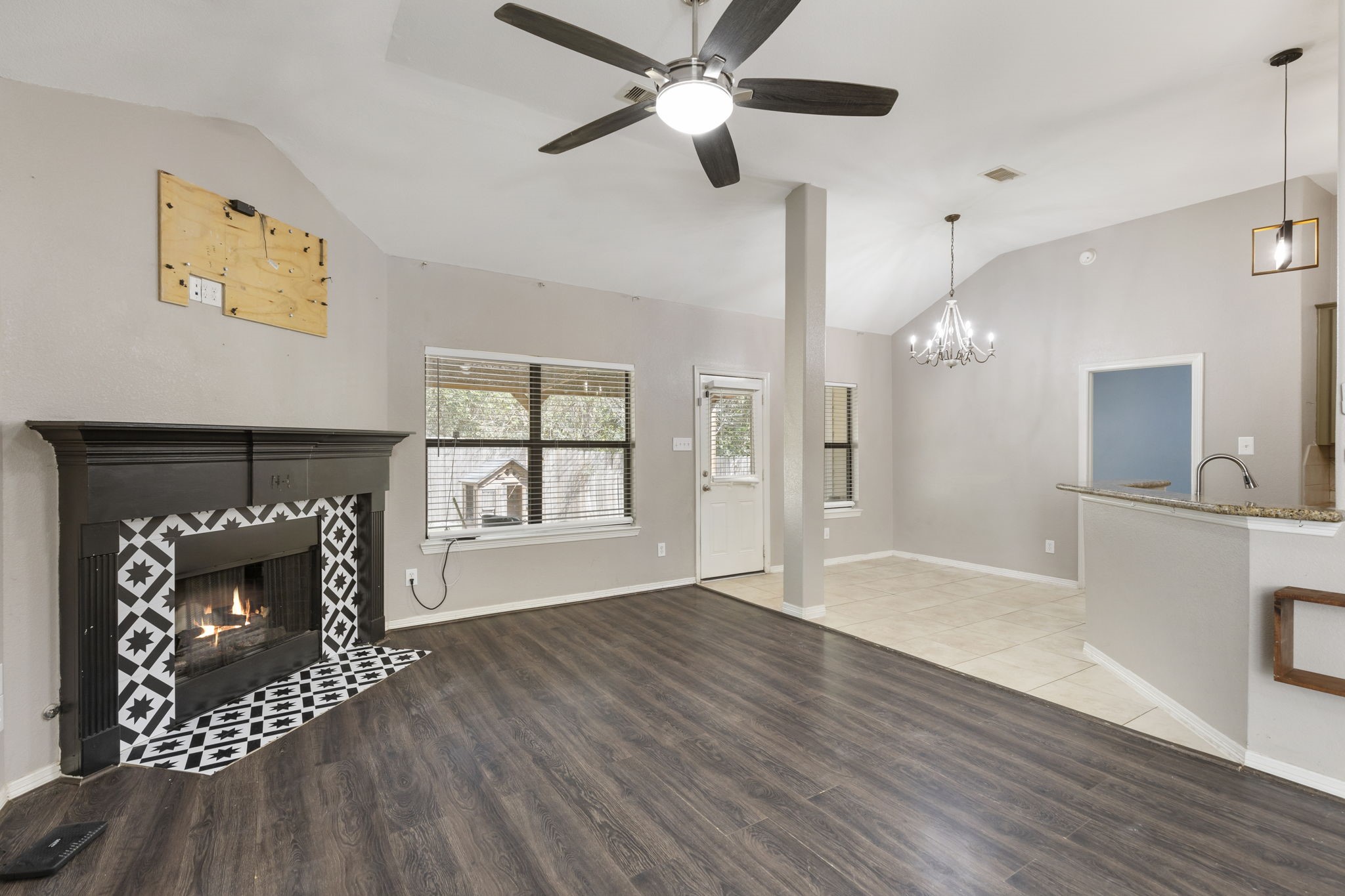 8022 N Tarrytown Crossing Drive, Conroe, TX 77304