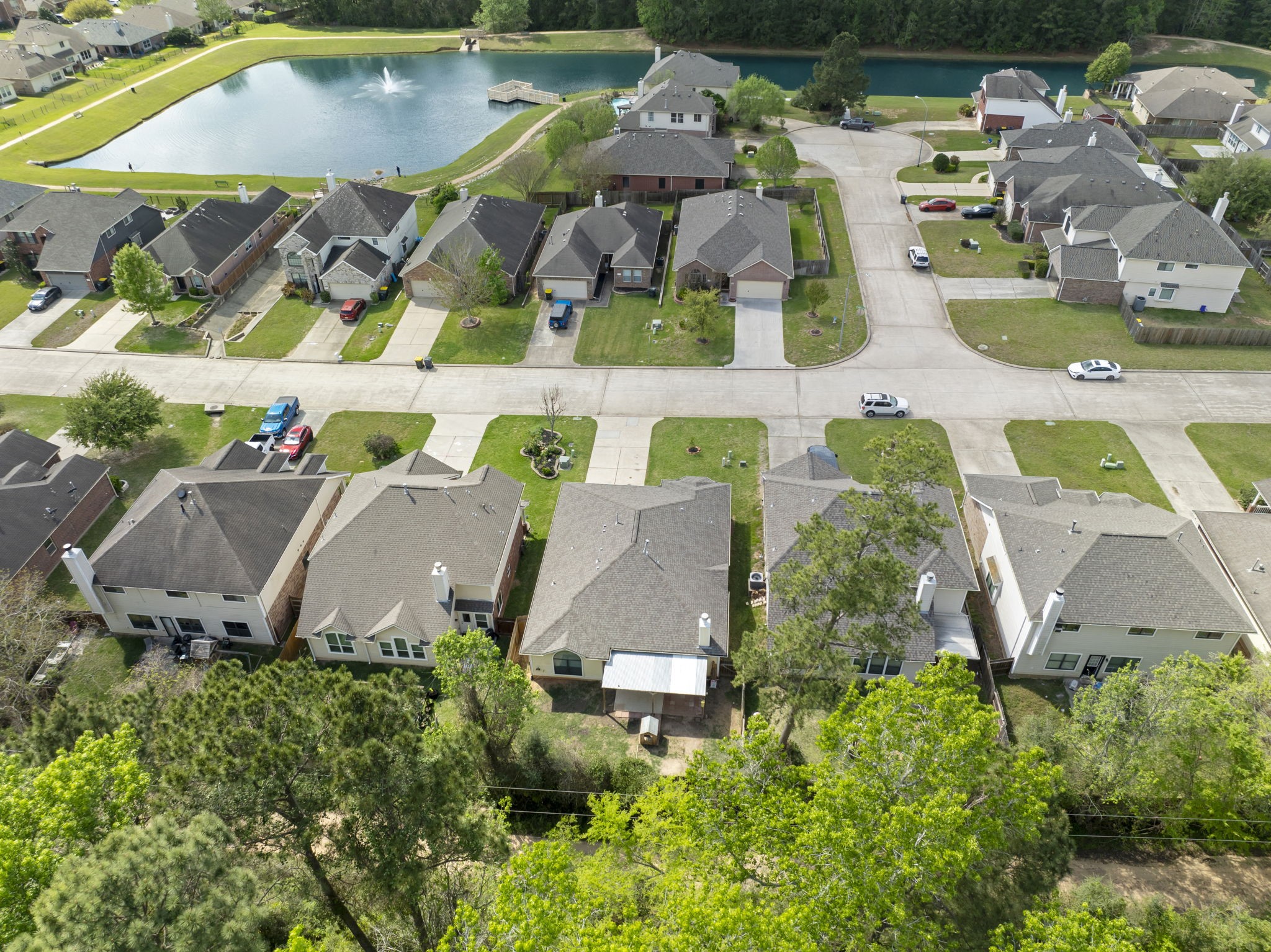 8022 N Tarrytown Crossing Drive, Conroe, TX 77304
