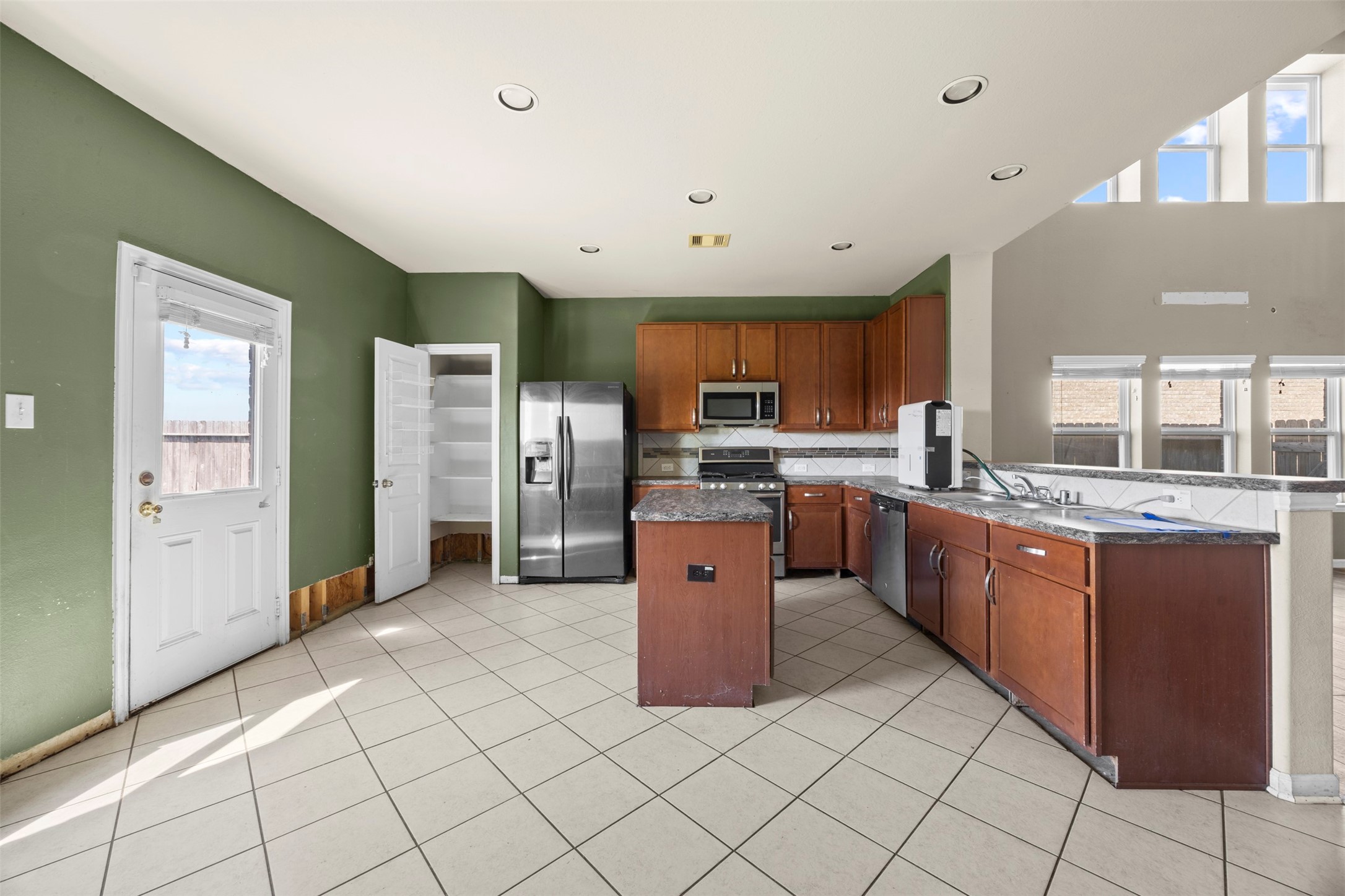 8615 Willet Street, Baytown, TX 77521