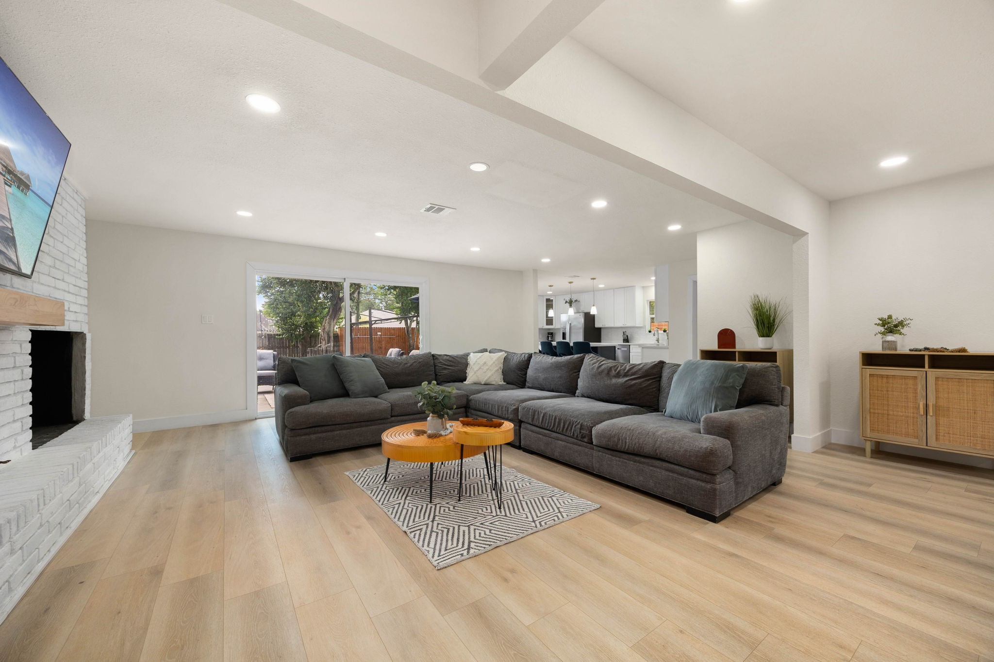 5519 W Bellfort Avenue, Houston, TX 77035