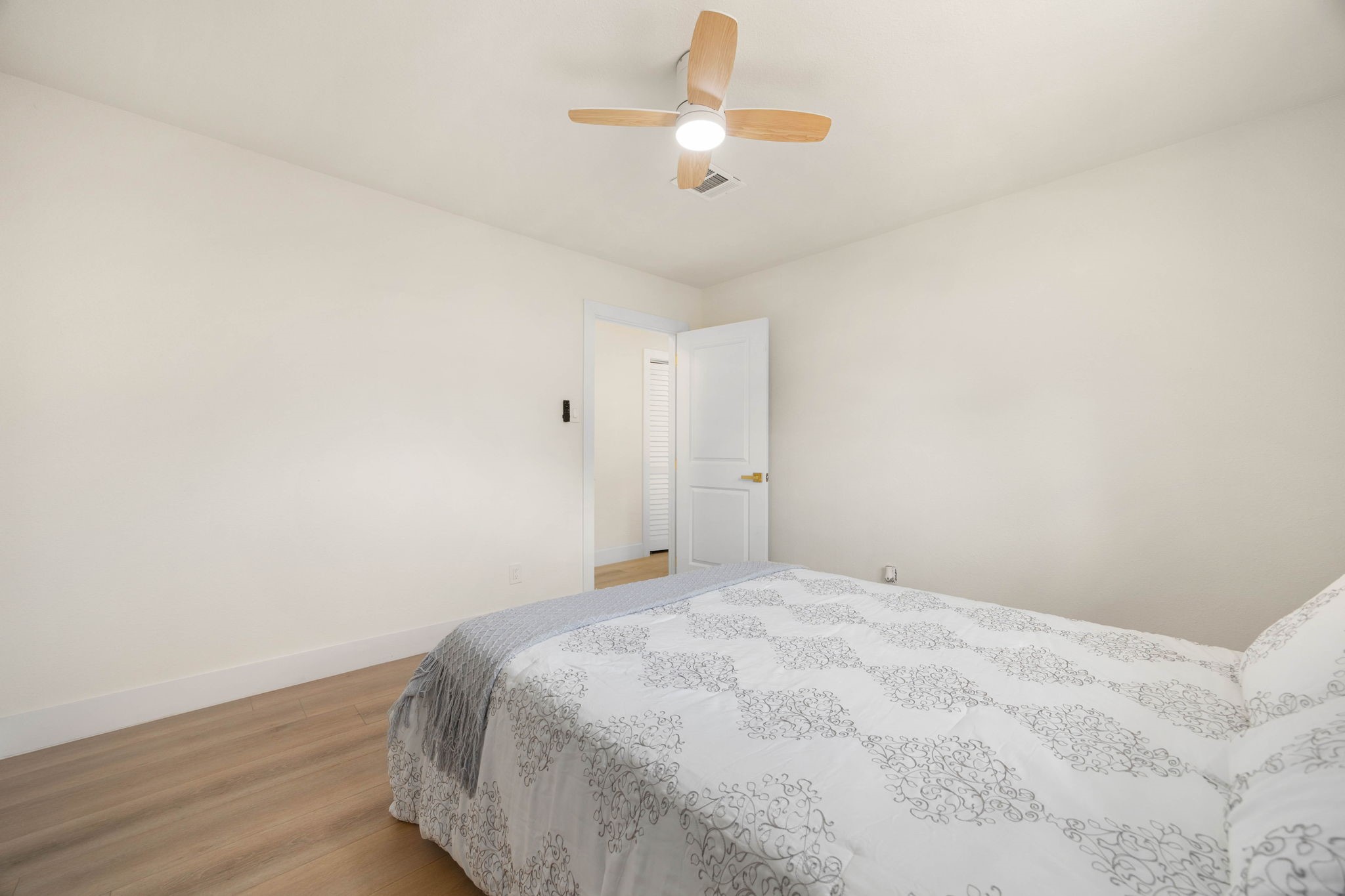 5519 W Bellfort Avenue, Houston, TX 77035