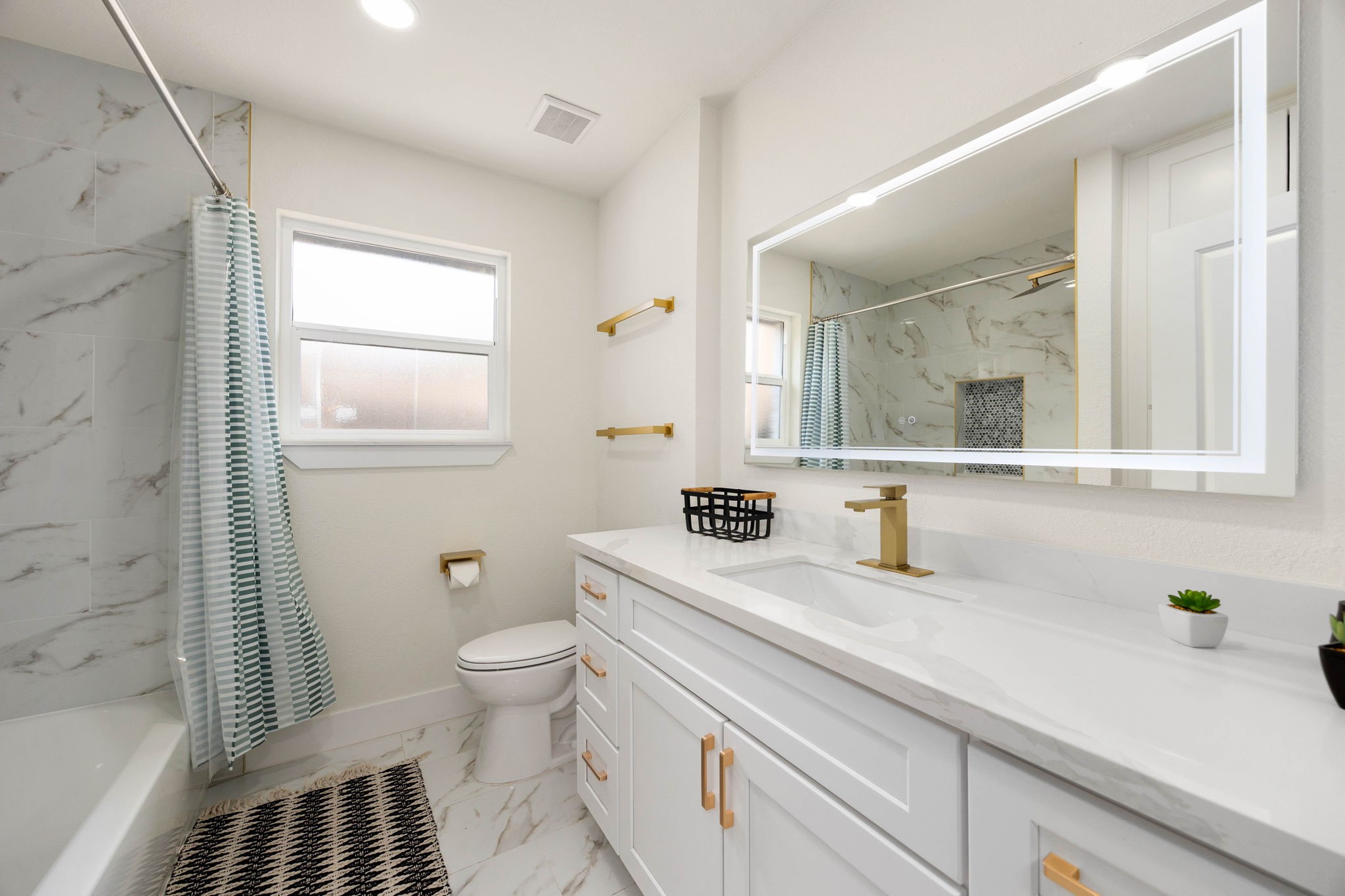5519 W Bellfort Avenue, Houston, TX 77035