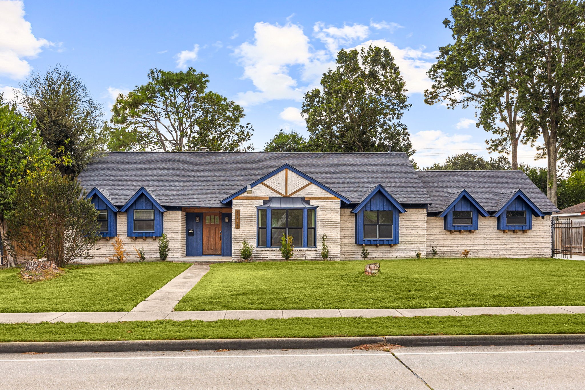 5519 W Bellfort Avenue, Houston, TX 77035