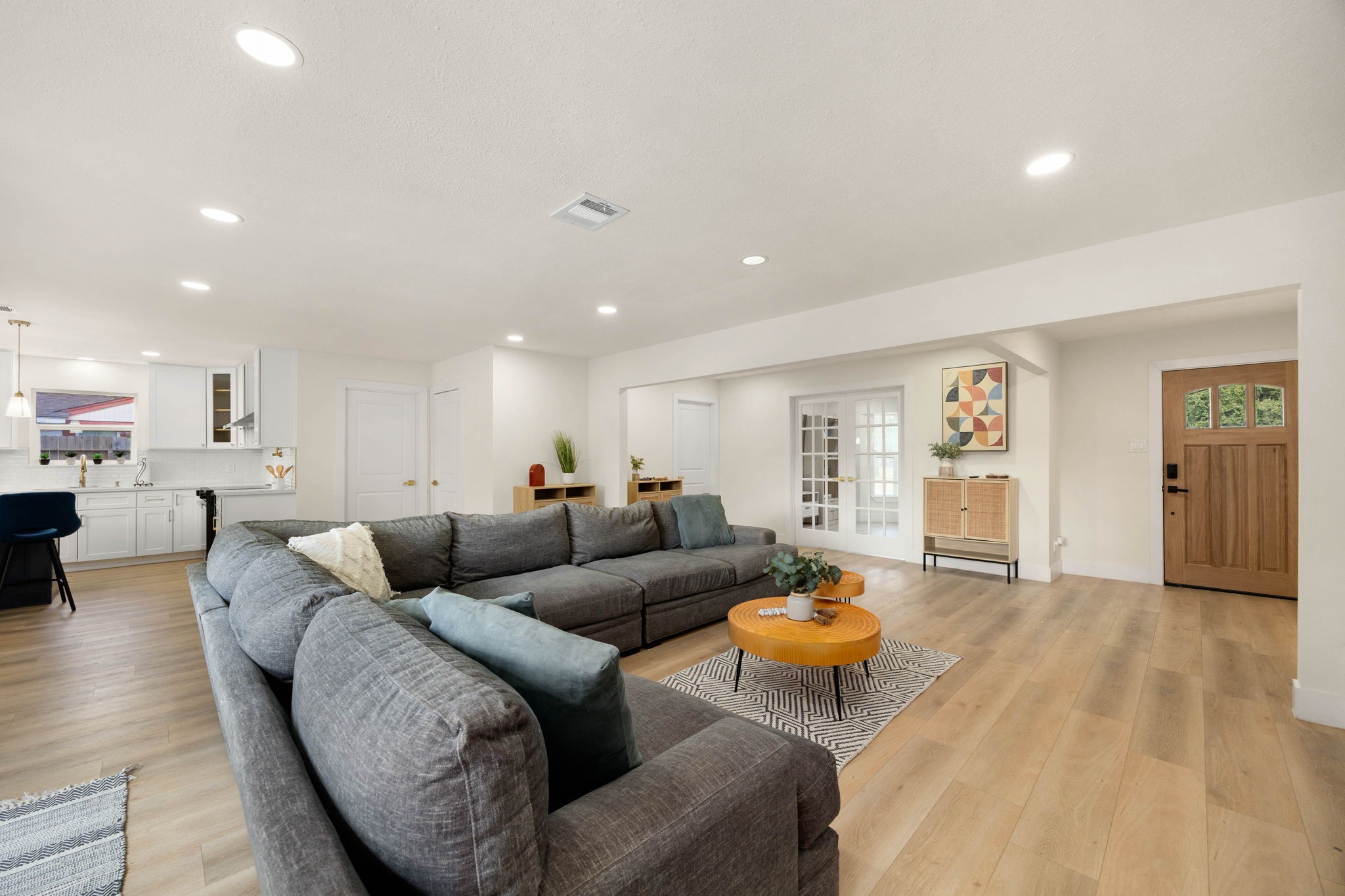 5519 W Bellfort Avenue, Houston, TX 77035