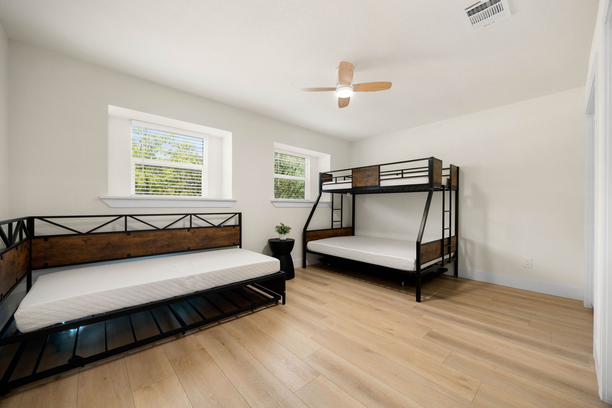 5519 W Bellfort Avenue, Houston, TX 77035